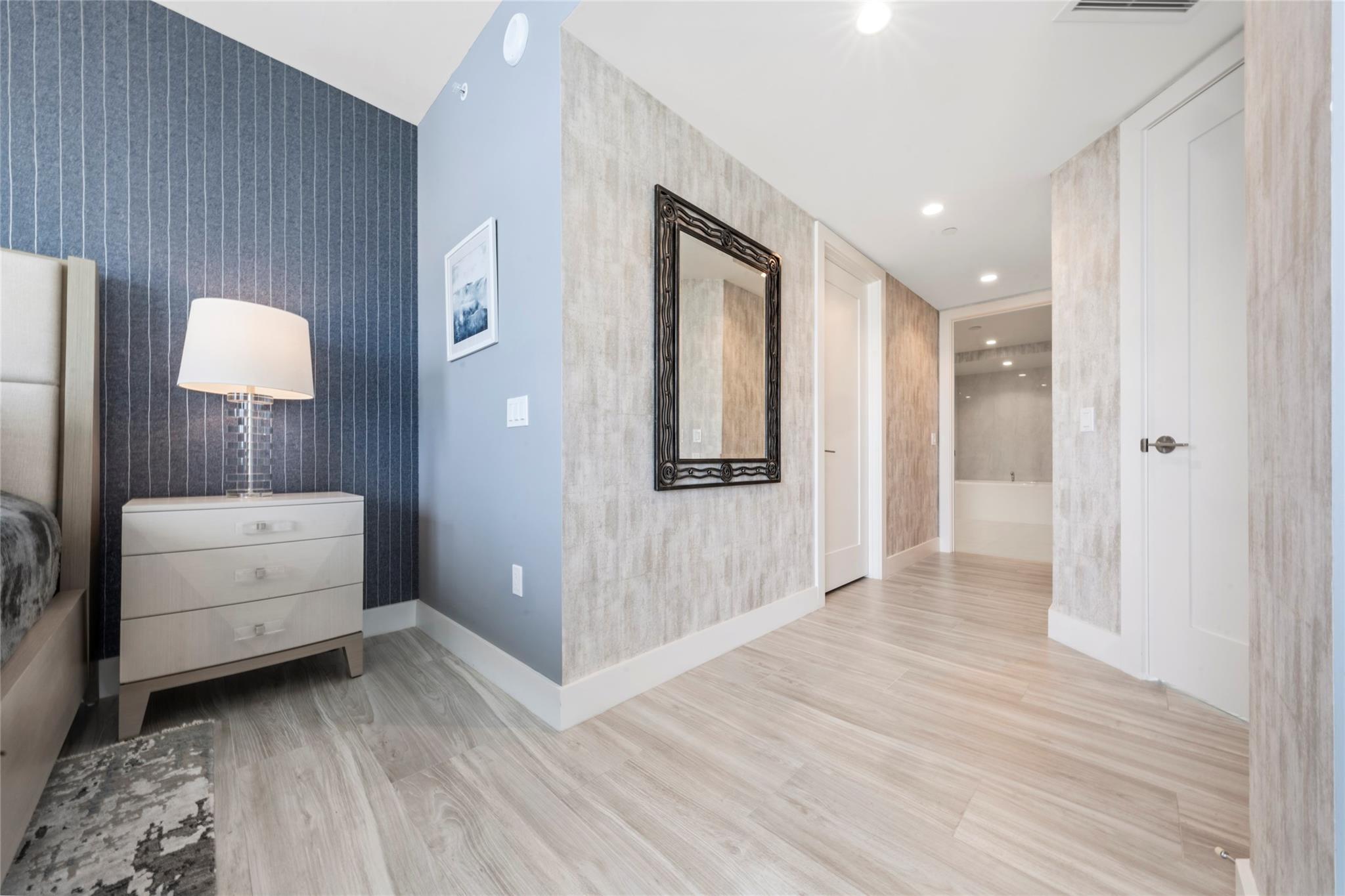 100 Las Olas - Residential