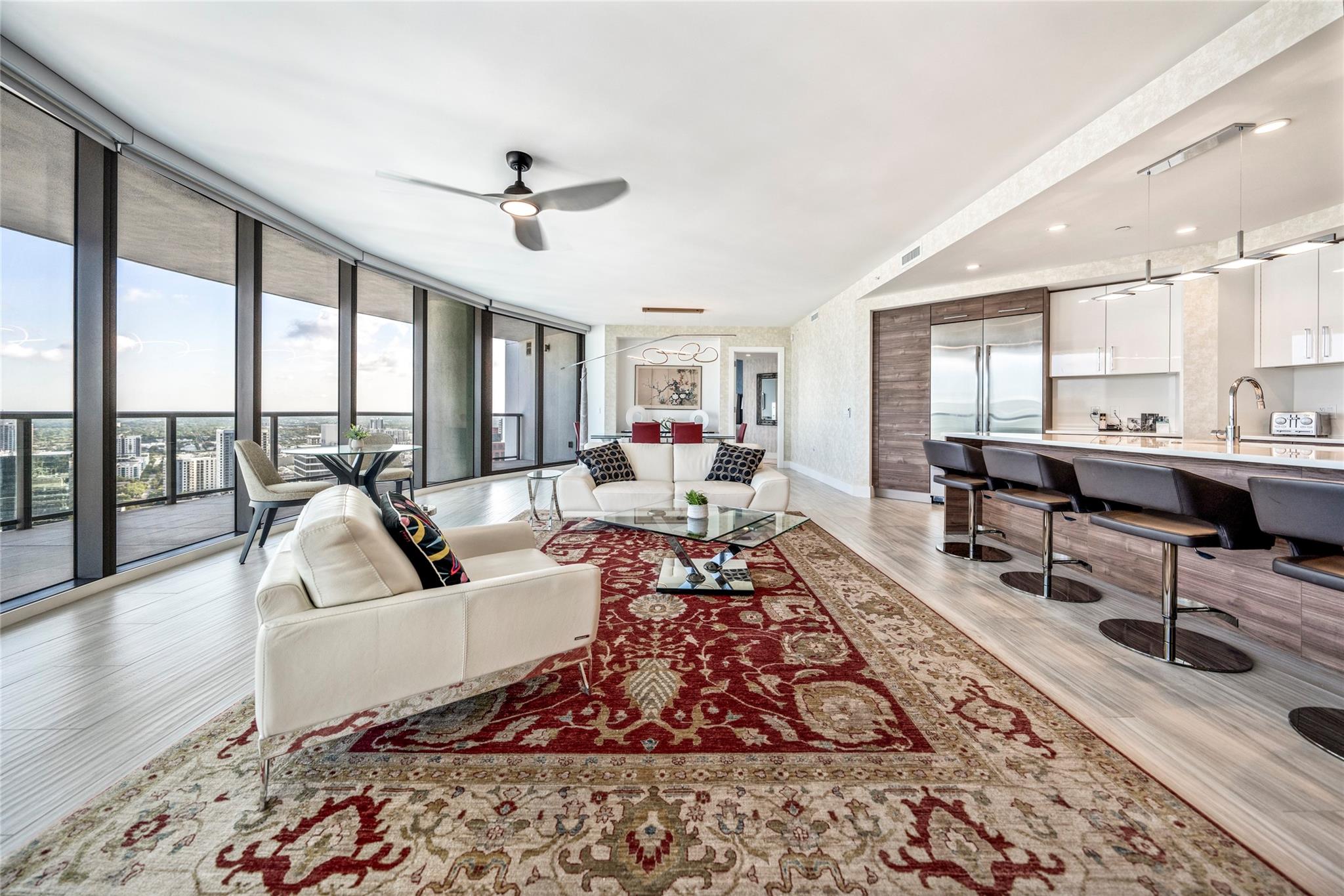 100 Las Olas - Residential