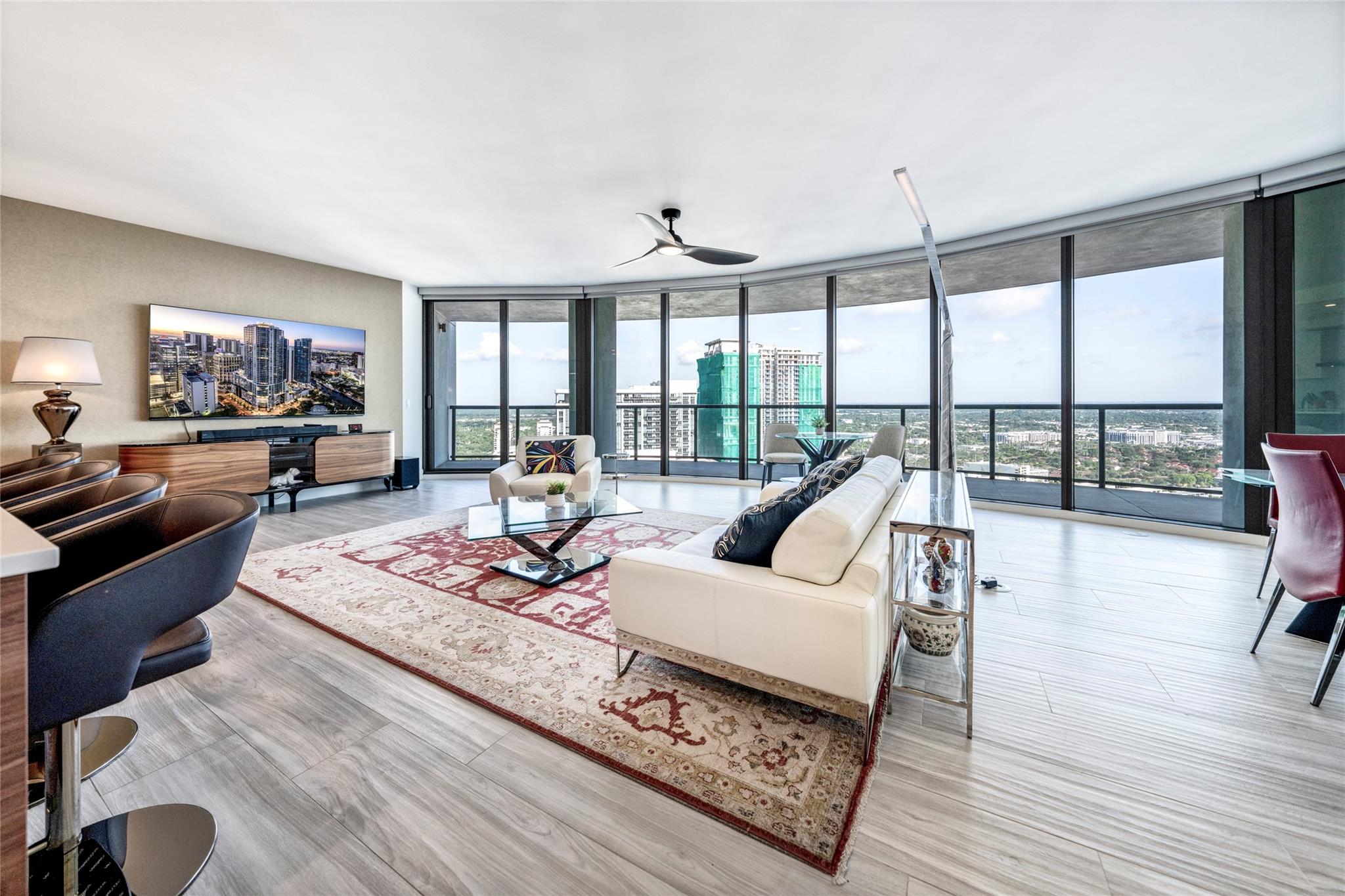 100 Las Olas - Residential