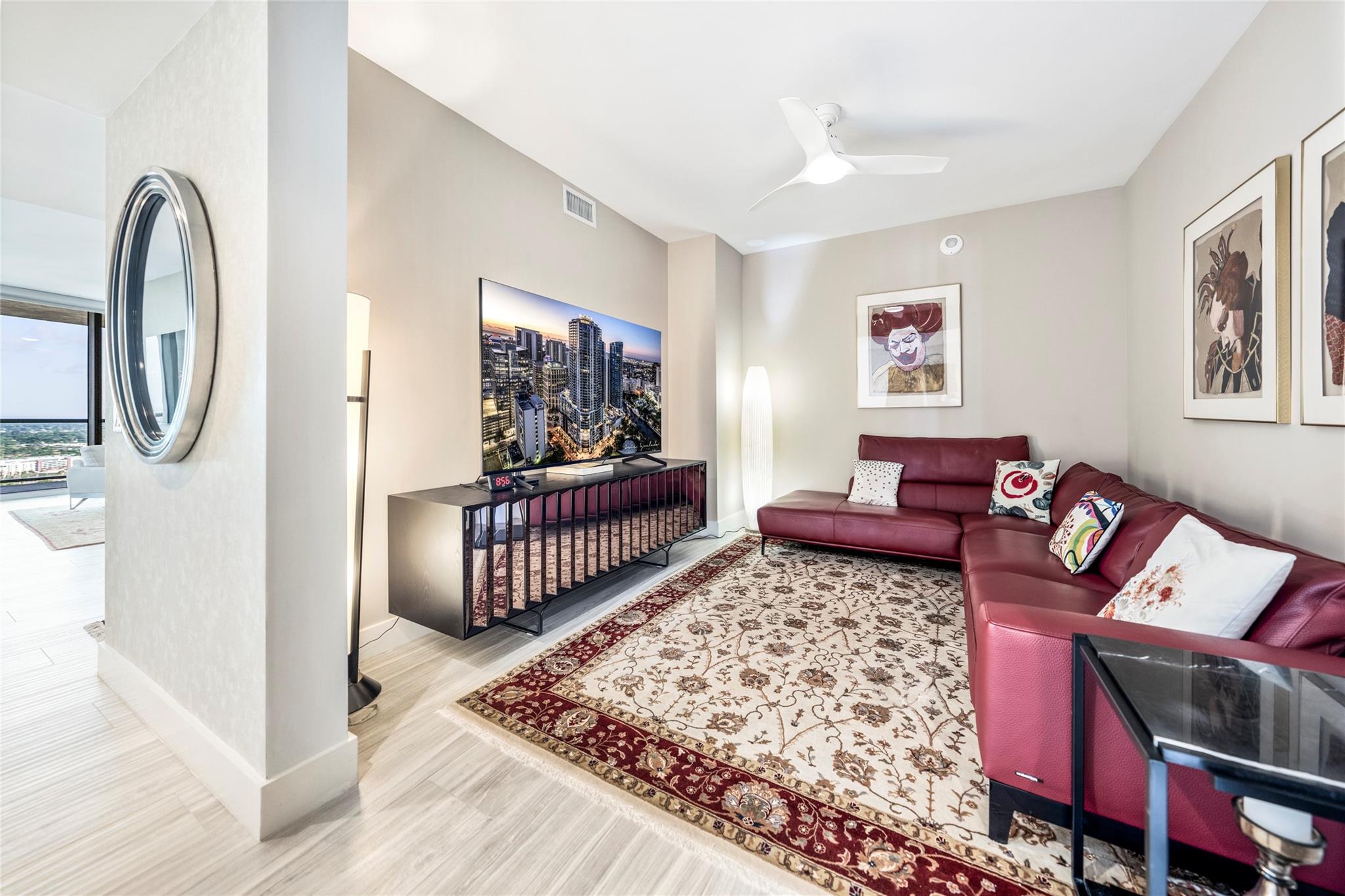 100 Las Olas - Residential