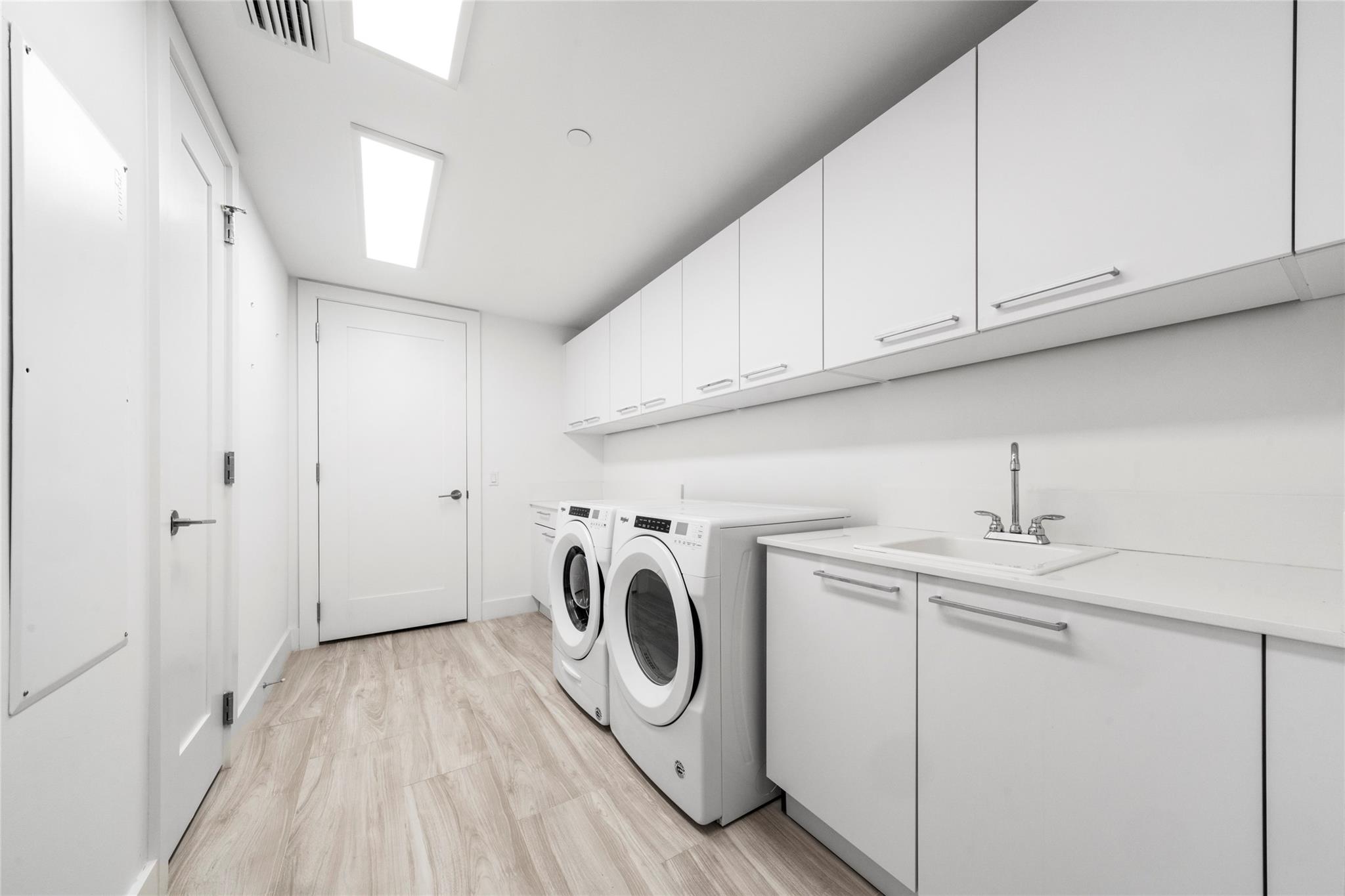 100 Las Olas - Residential