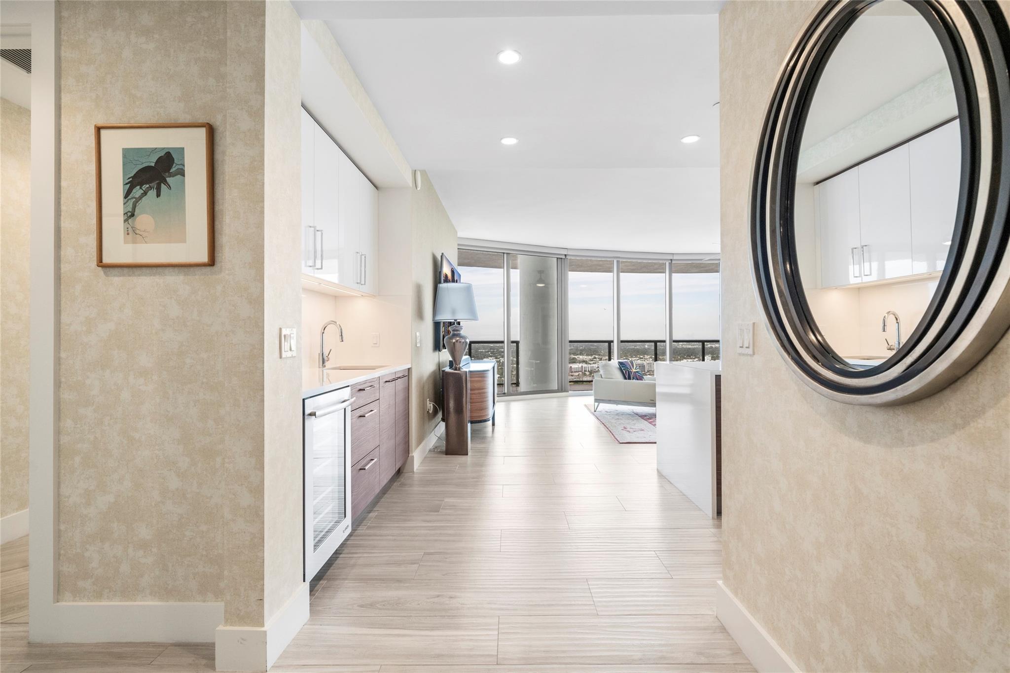 100 Las Olas - Residential