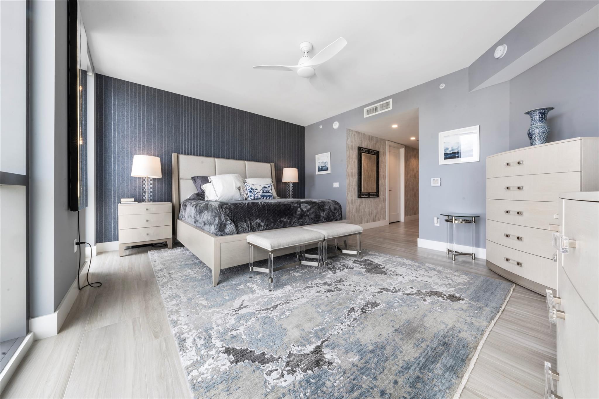 100 Las Olas - Residential