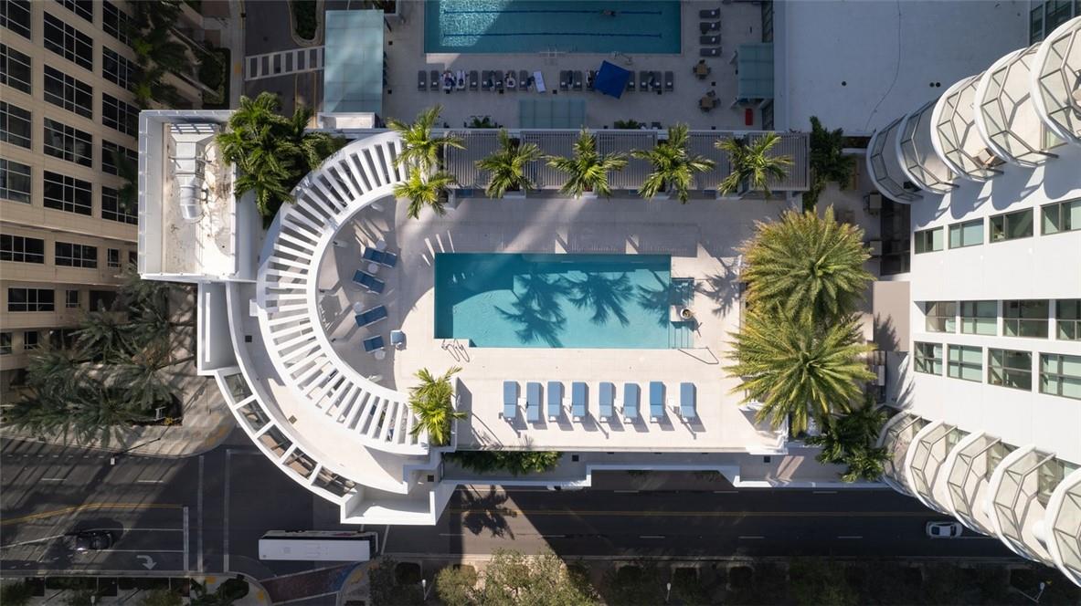 100 Las Olas - Residential