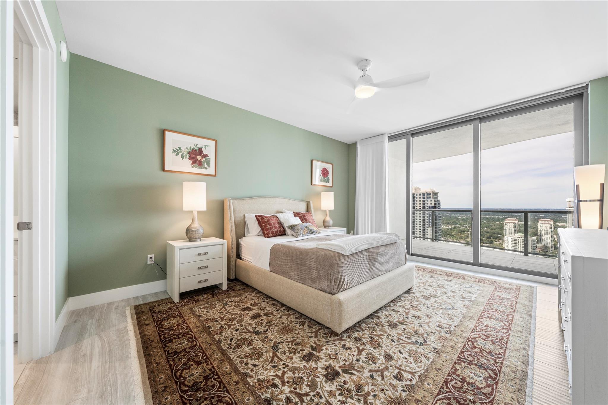 100 Las Olas - Residential