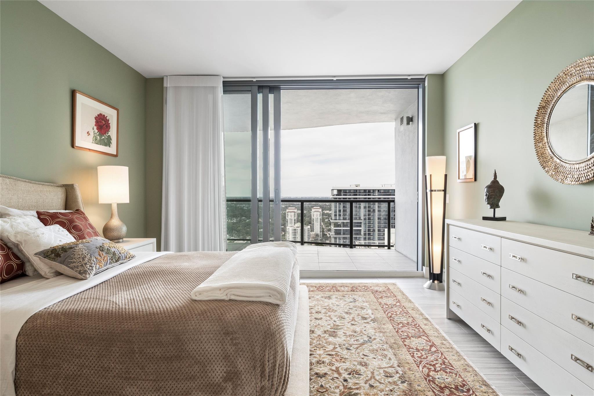 100 Las Olas - Residential