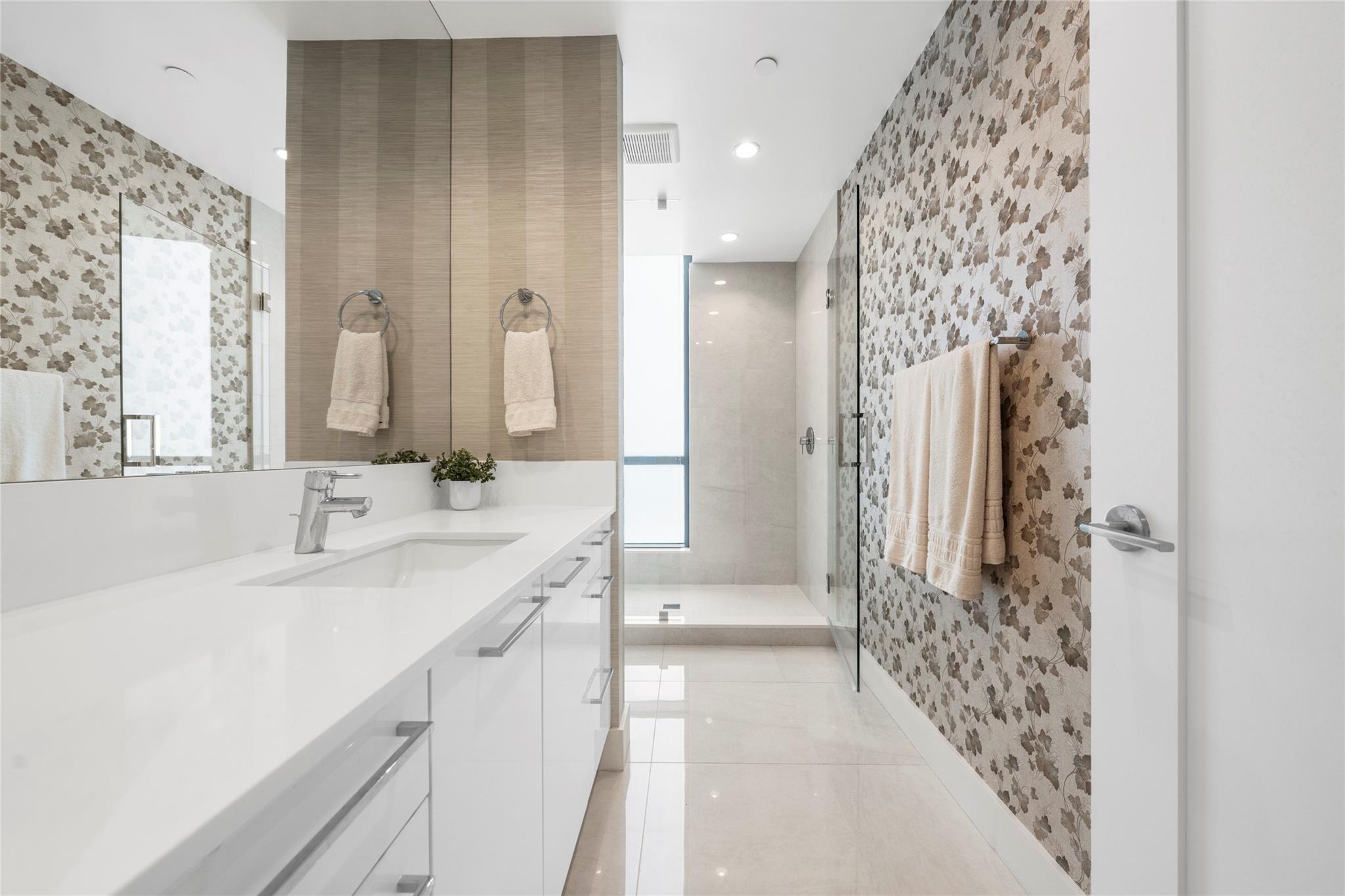 100 Las Olas - Residential