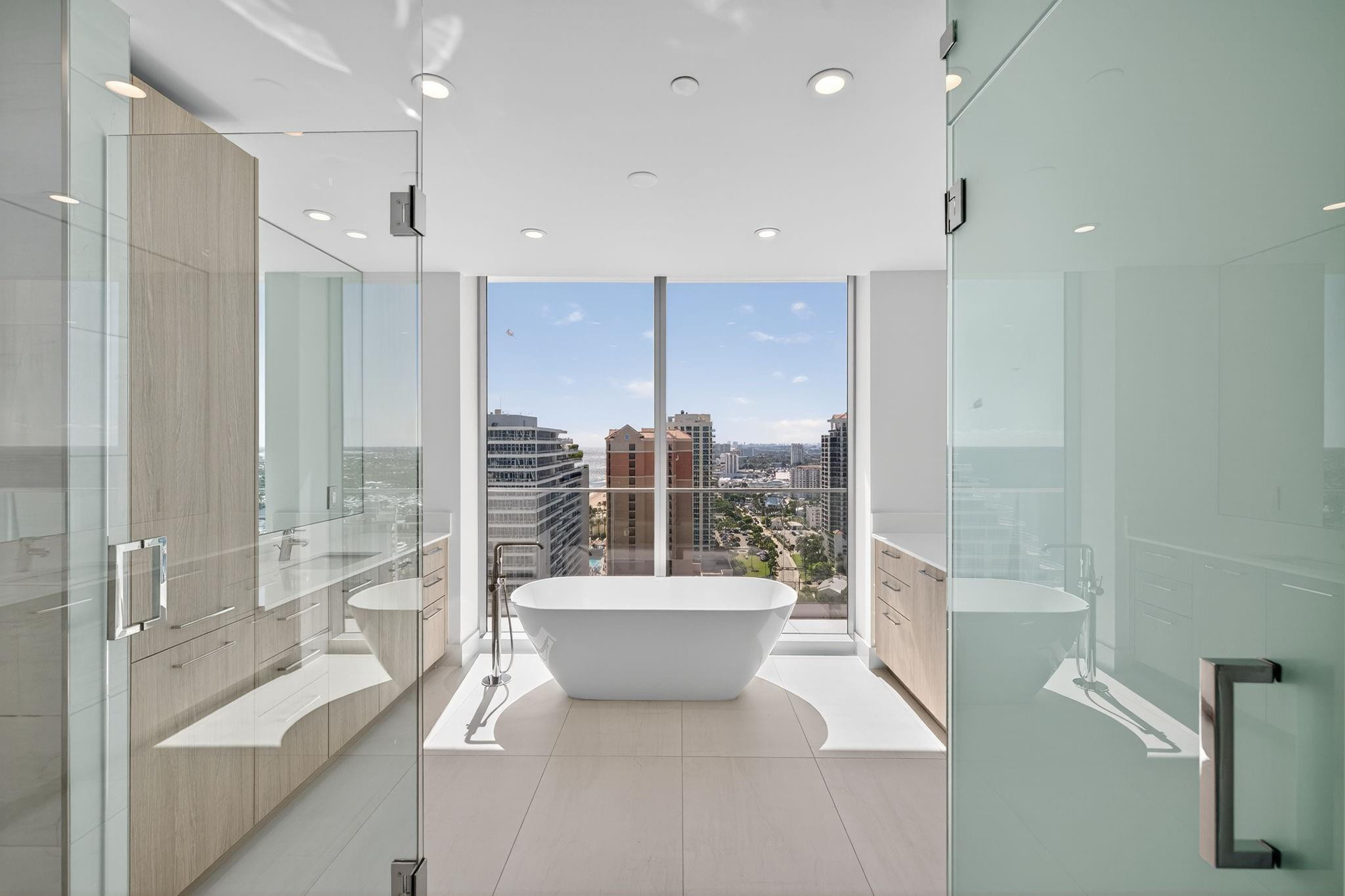 SELENE OCEANFRONT RESIDEN - Residential