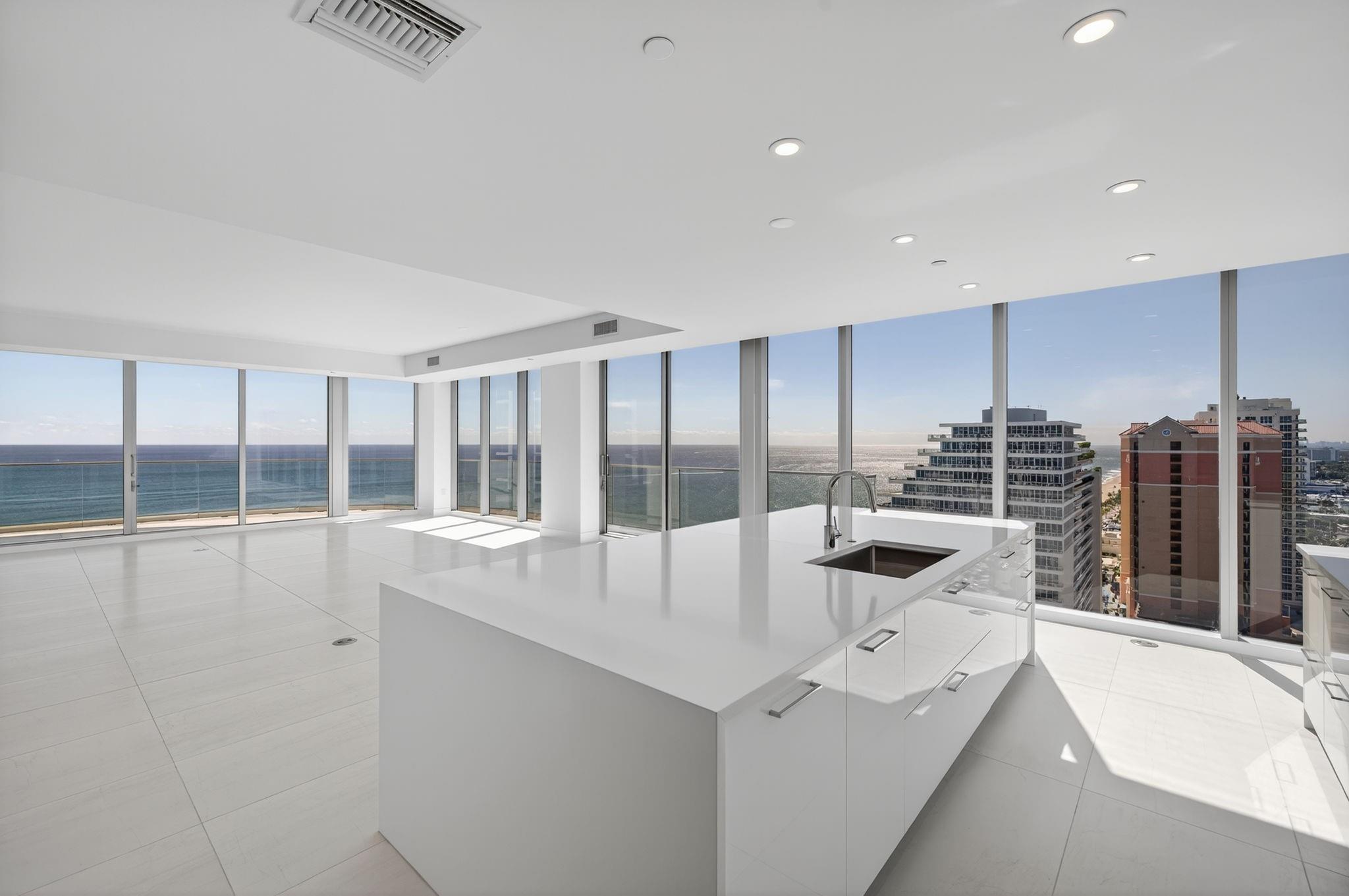 SELENE OCEANFRONT RESIDEN - Residential