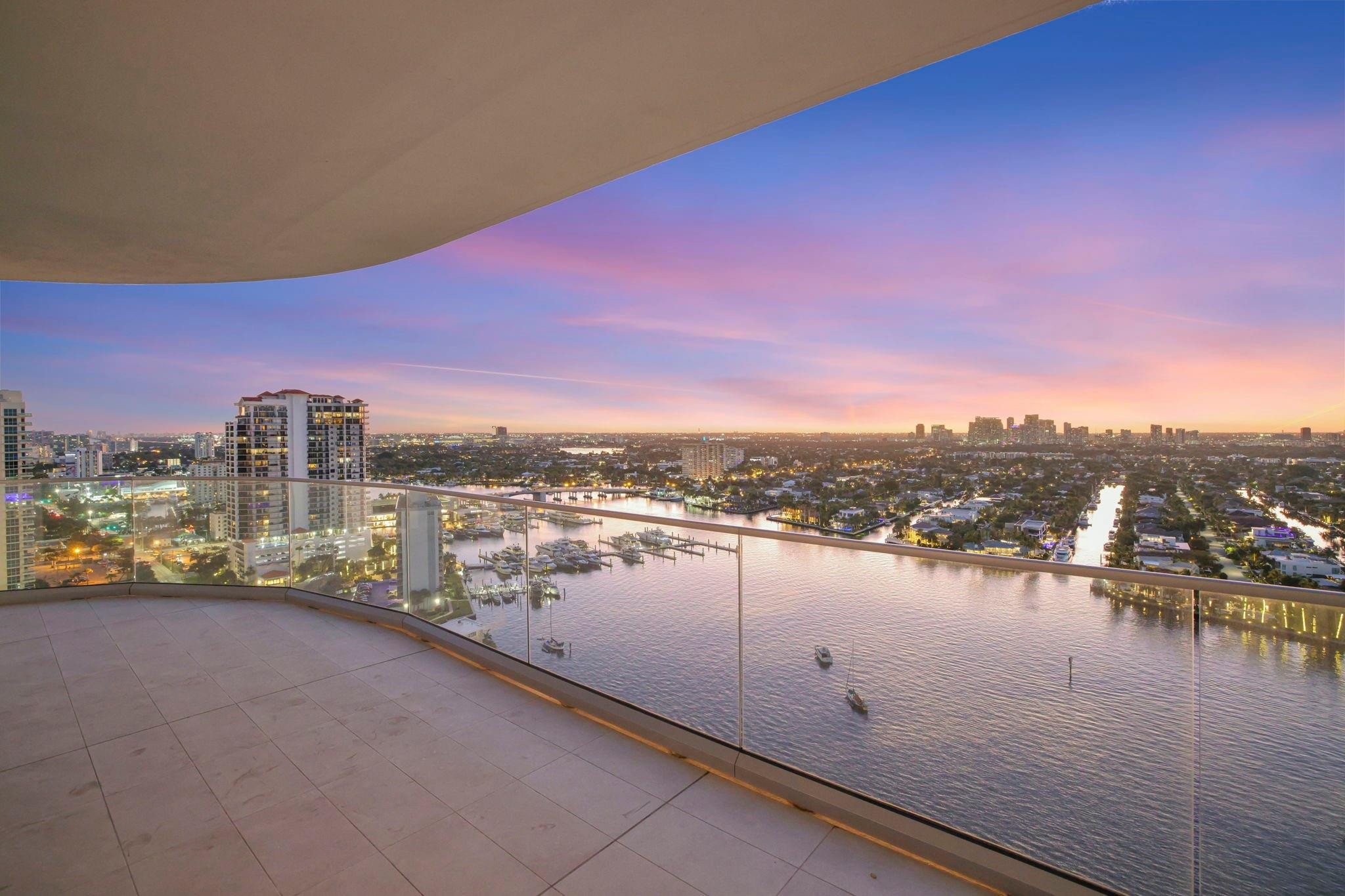 SELENE OCEANFRONT RESIDEN - Residential