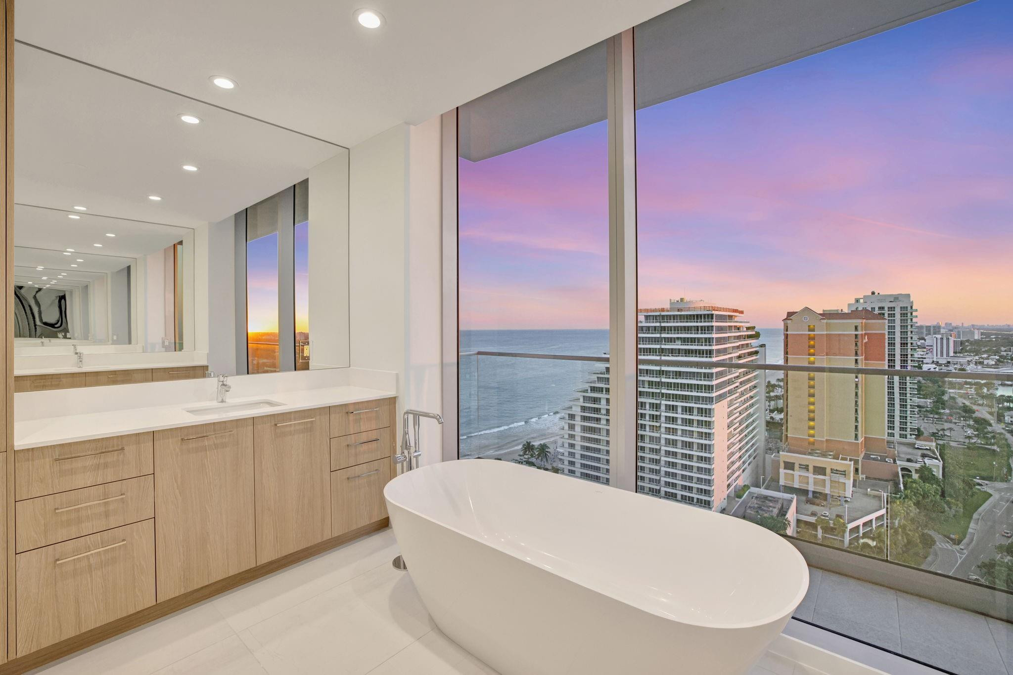 SELENE OCEANFRONT RESIDEN - Residential