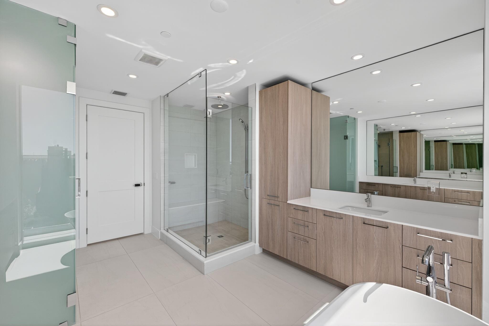 SELENE OCEANFRONT RESIDEN - Residential