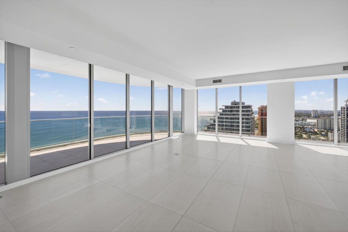 153 N Seabreeze Boulevard 2202-S