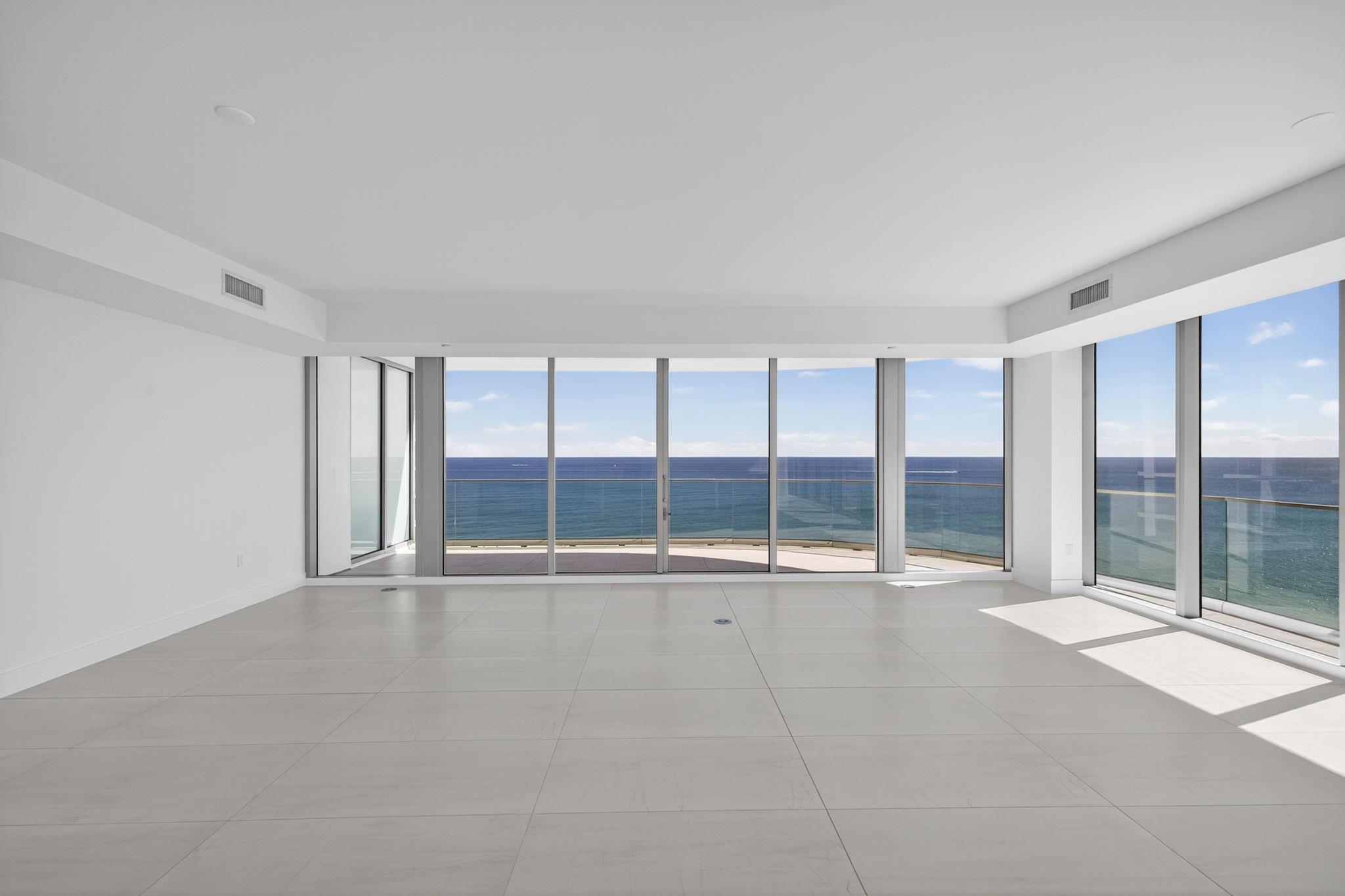 SELENE OCEANFRONT RESIDEN - Residential