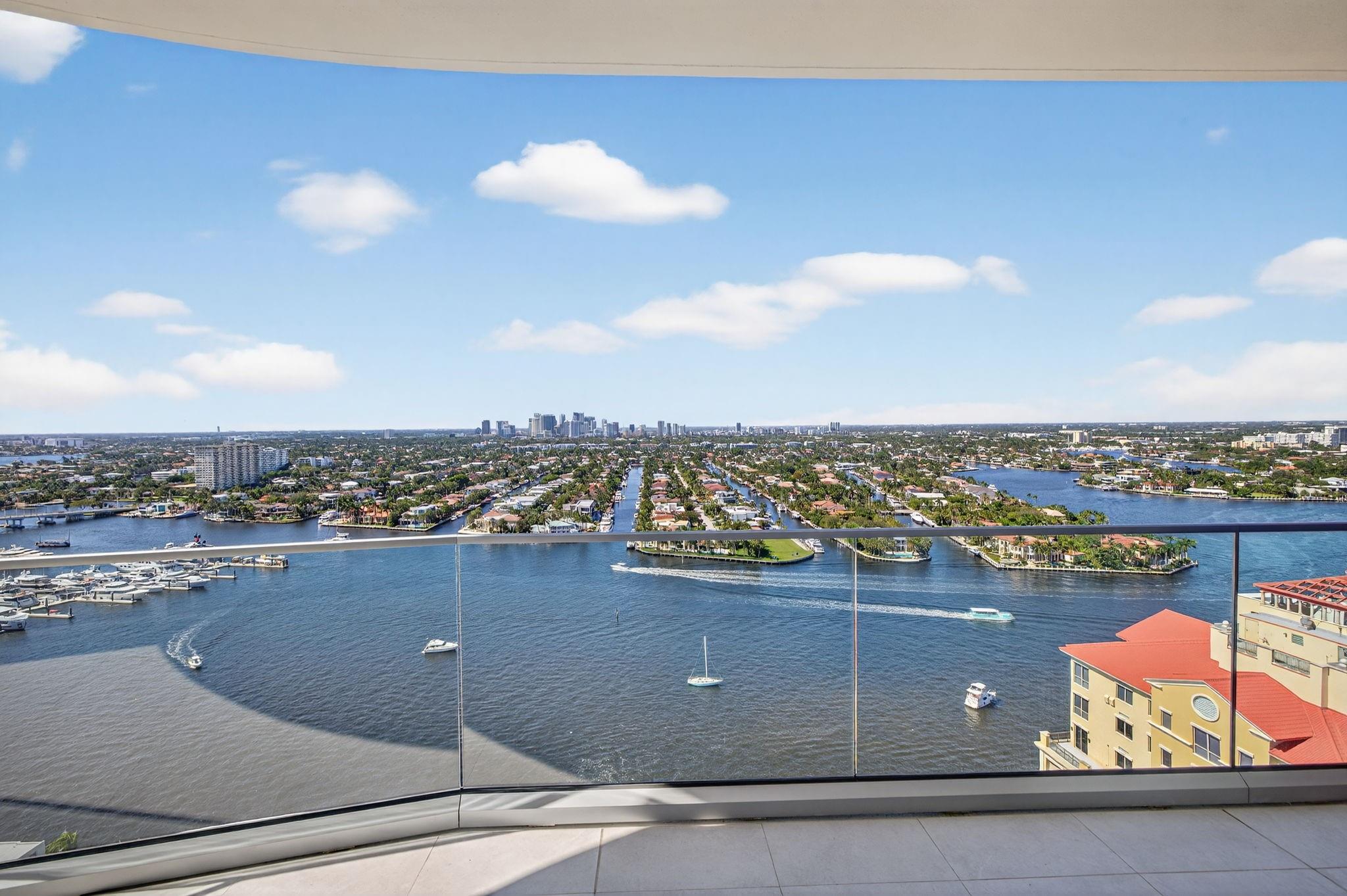 SELENE OCEANFRONT RESIDEN - Residential