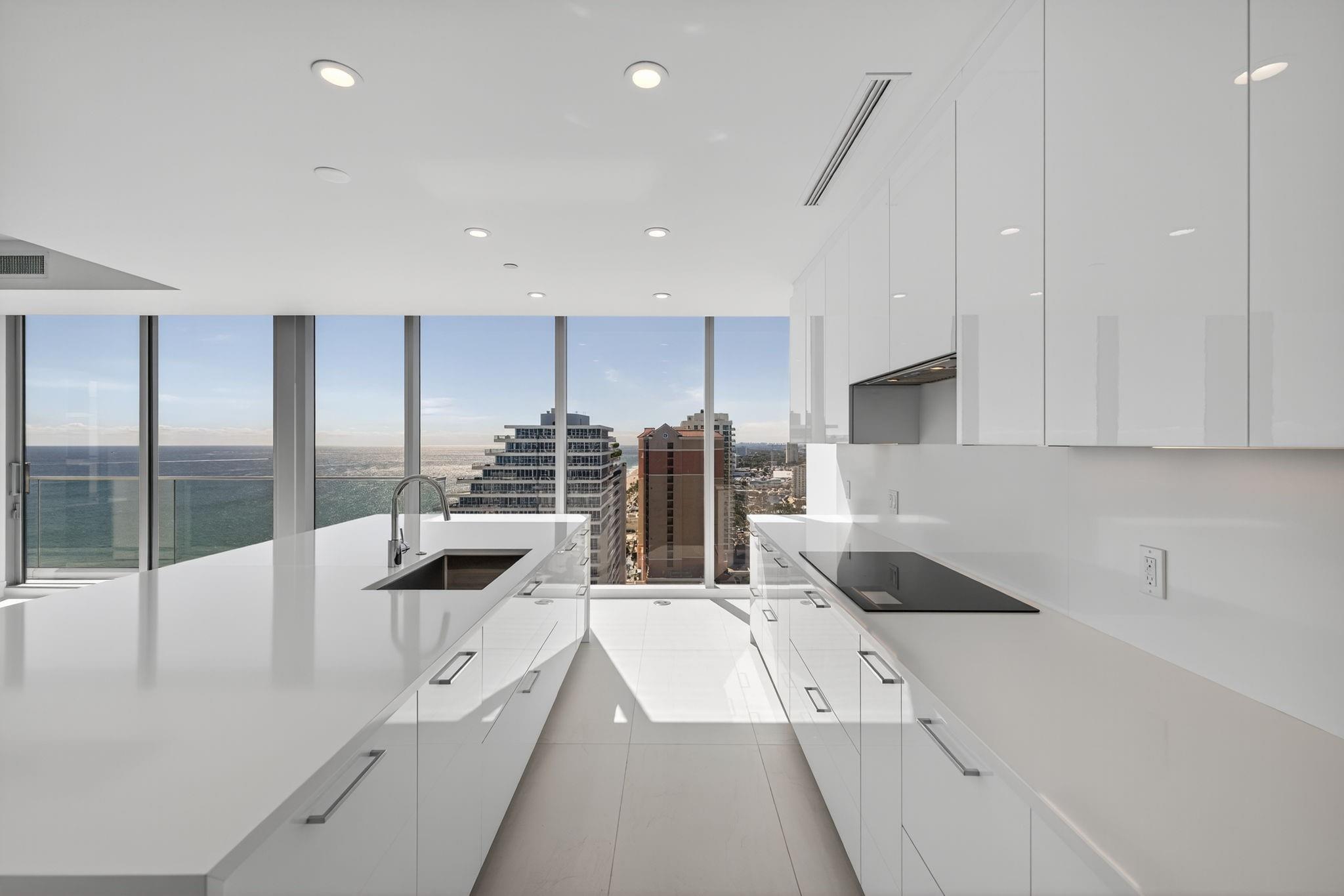 SELENE OCEANFRONT RESIDEN - Residential