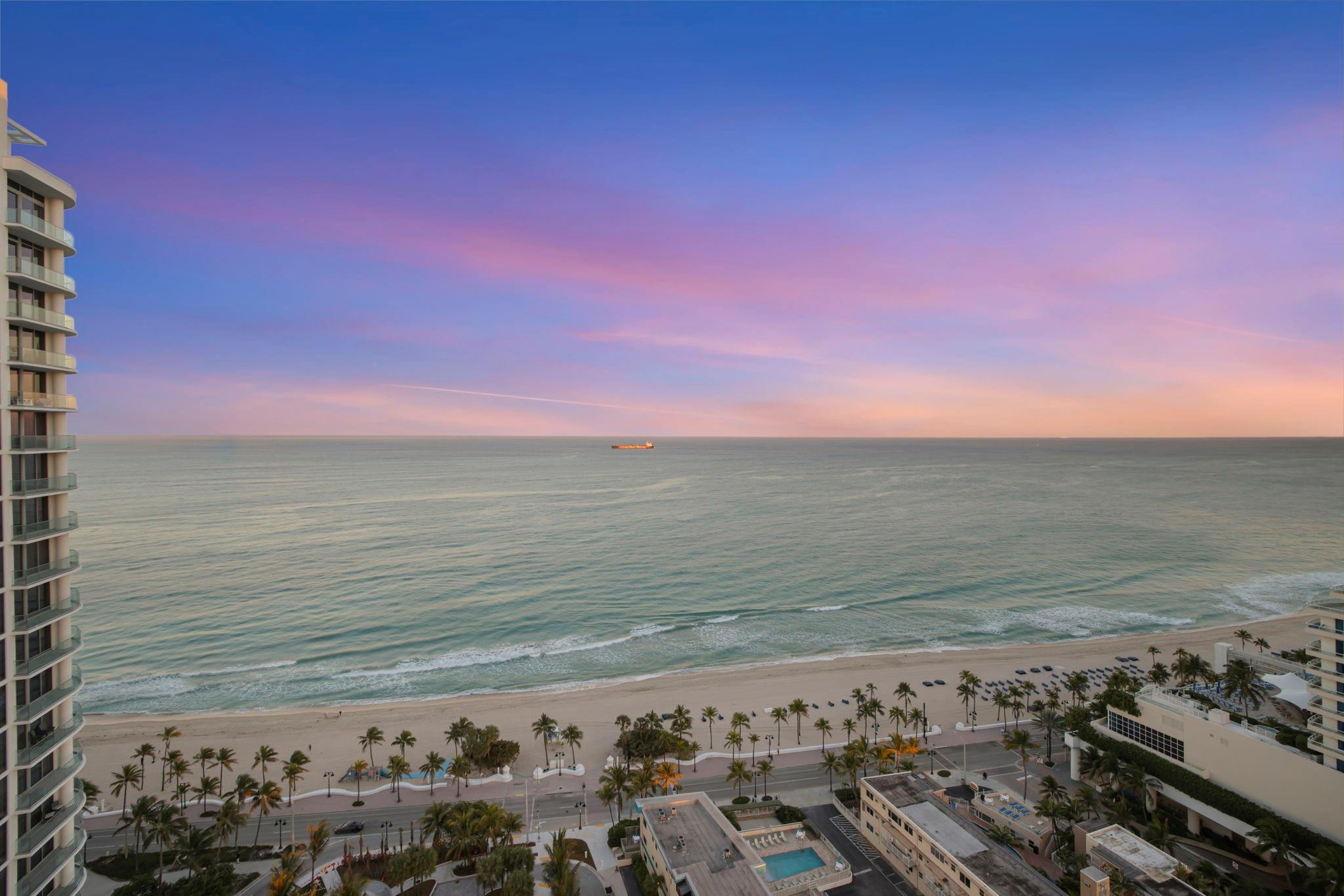 SELENE OCEANFRONT RESIDEN - Residential