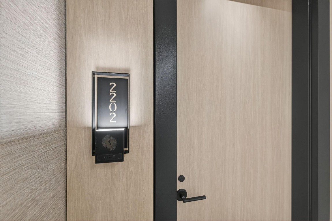 153 N Seabreeze Boulevard 2202-S