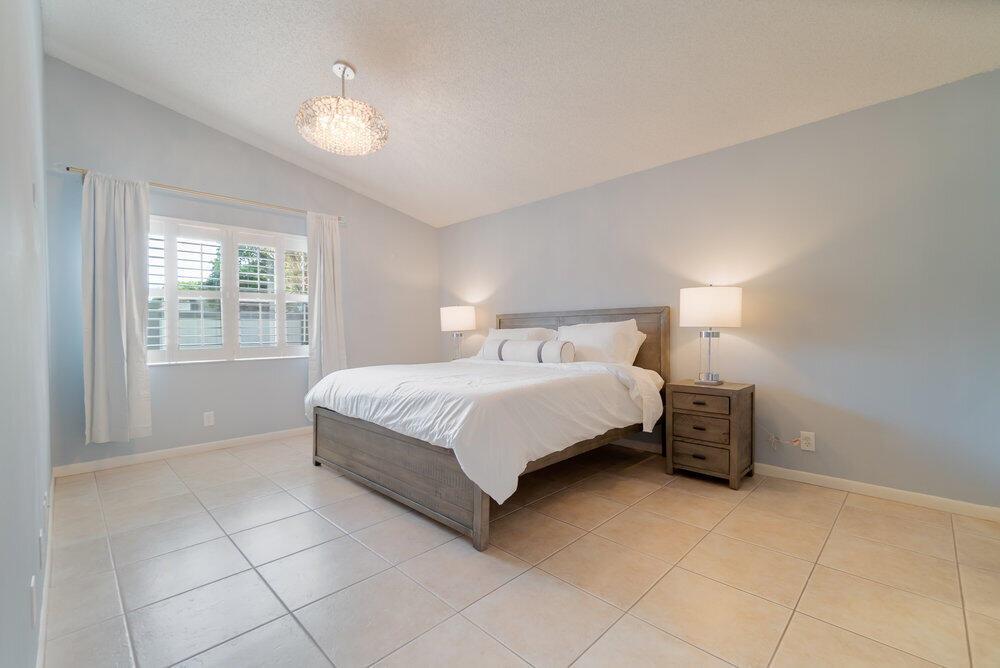 BEDFORD MEWS AT WELLINGTO - Residential