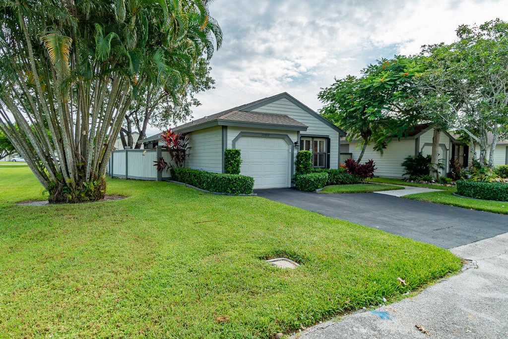 Photo of 13335 Bedford Mews Court, Wellington, FL 33414 (MLS # R11137598)