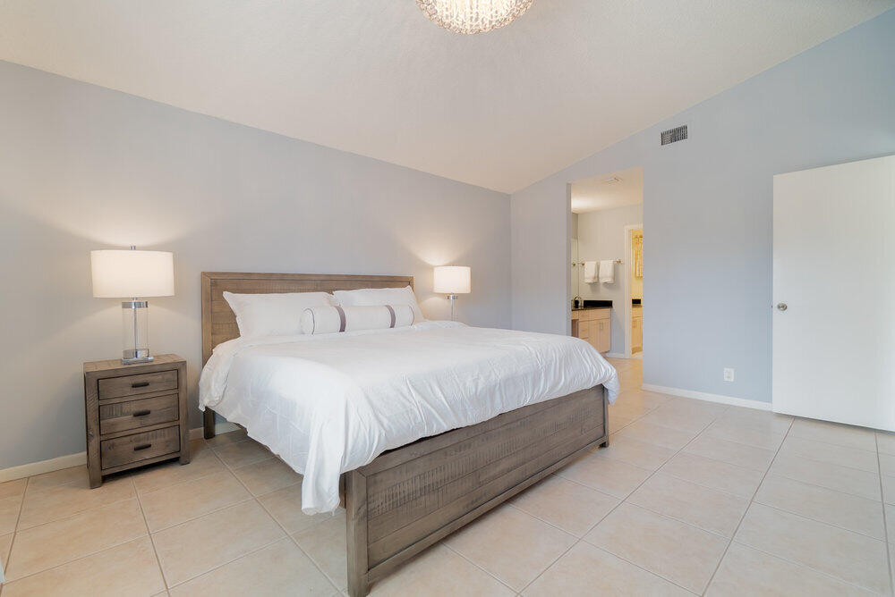 BEDFORD MEWS AT WELLINGTON - Residential