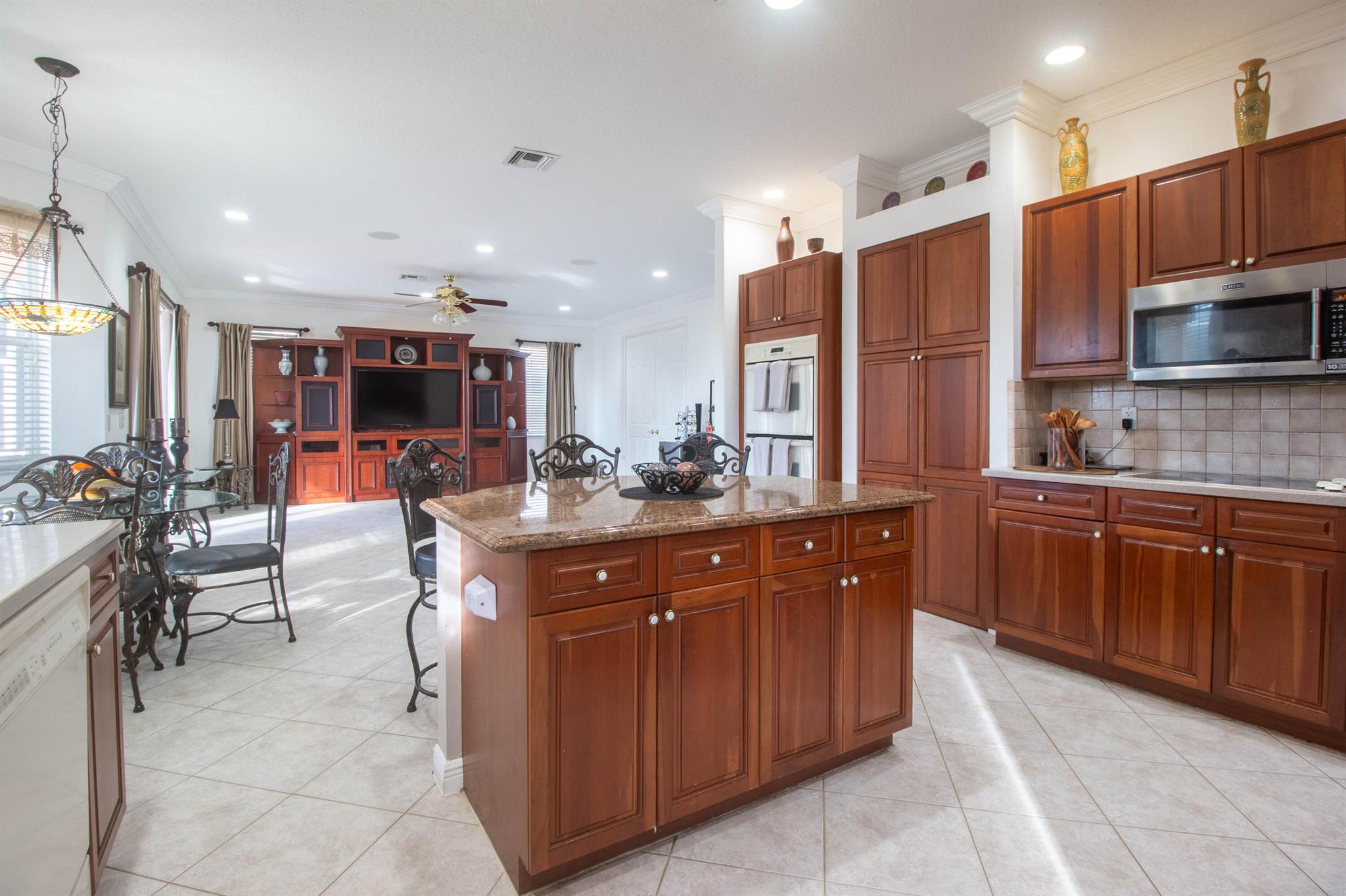 MADISON GREEN 1 - Residential