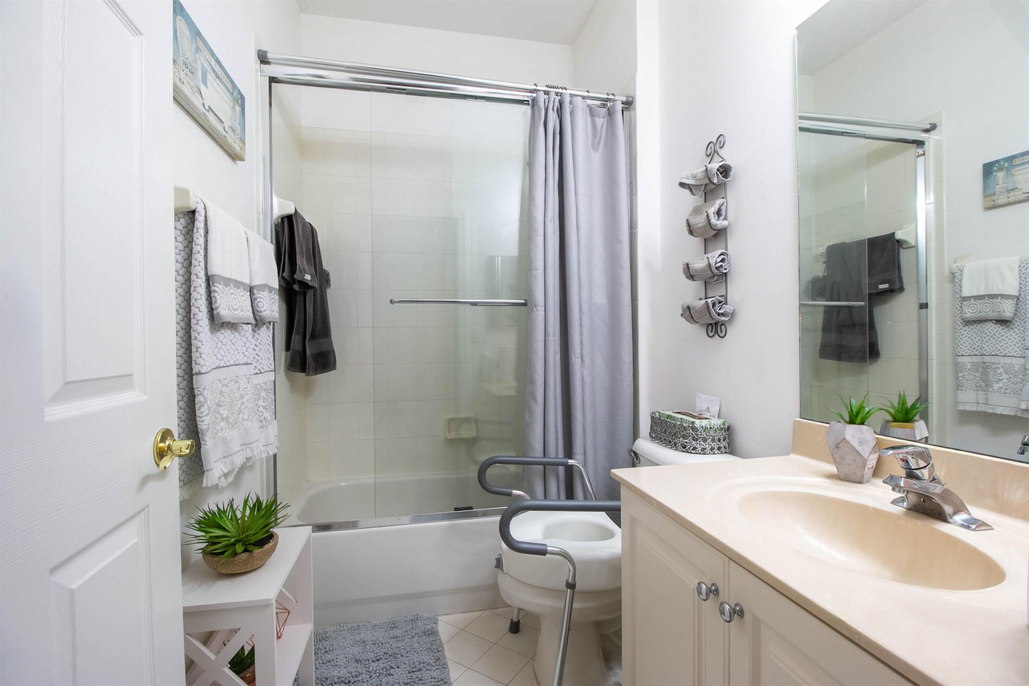 MADISON GREEN 1 - Residential