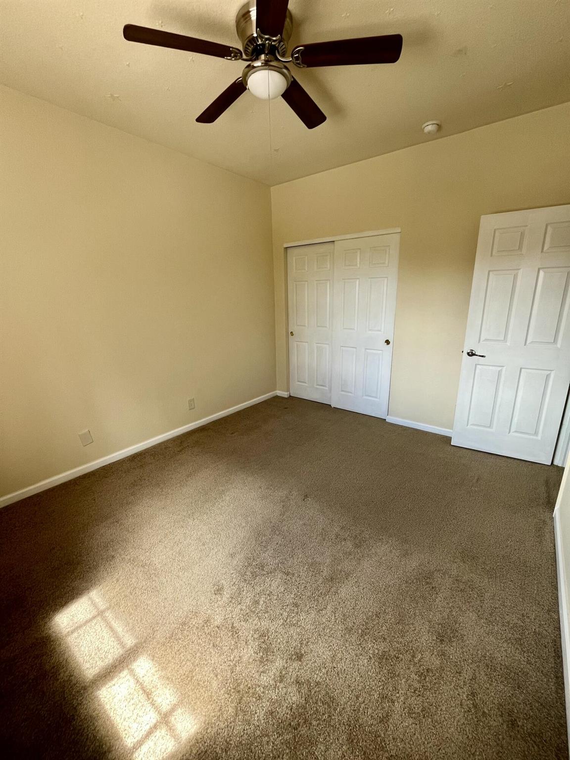 THE ISLES AT OAKLAND - Residential Lease