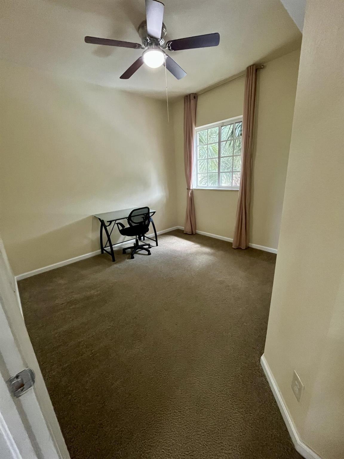 THE ISLES AT OAKLAND - Residential Lease