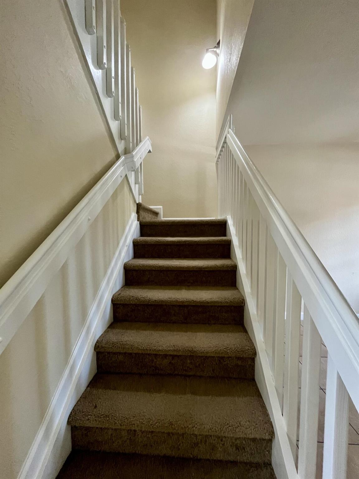 THE ISLES AT OAKLAND - Residential Lease