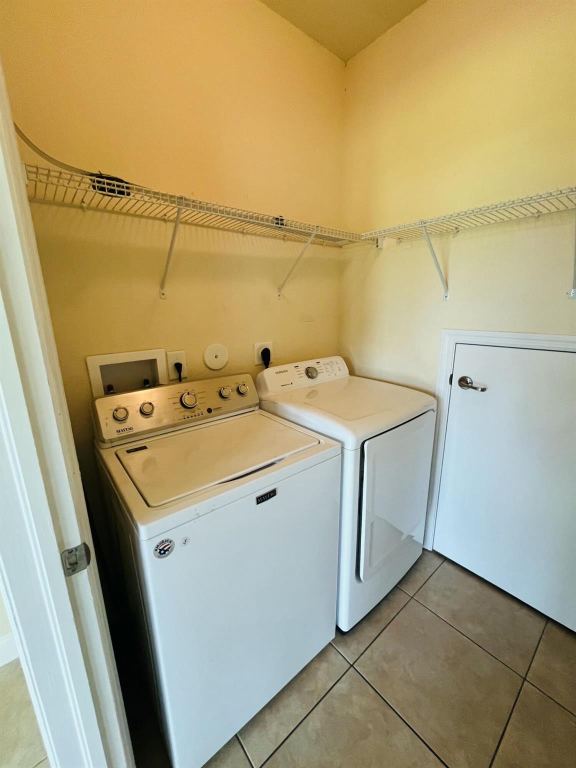 THE ISLES AT OAKLAND - Residential Lease