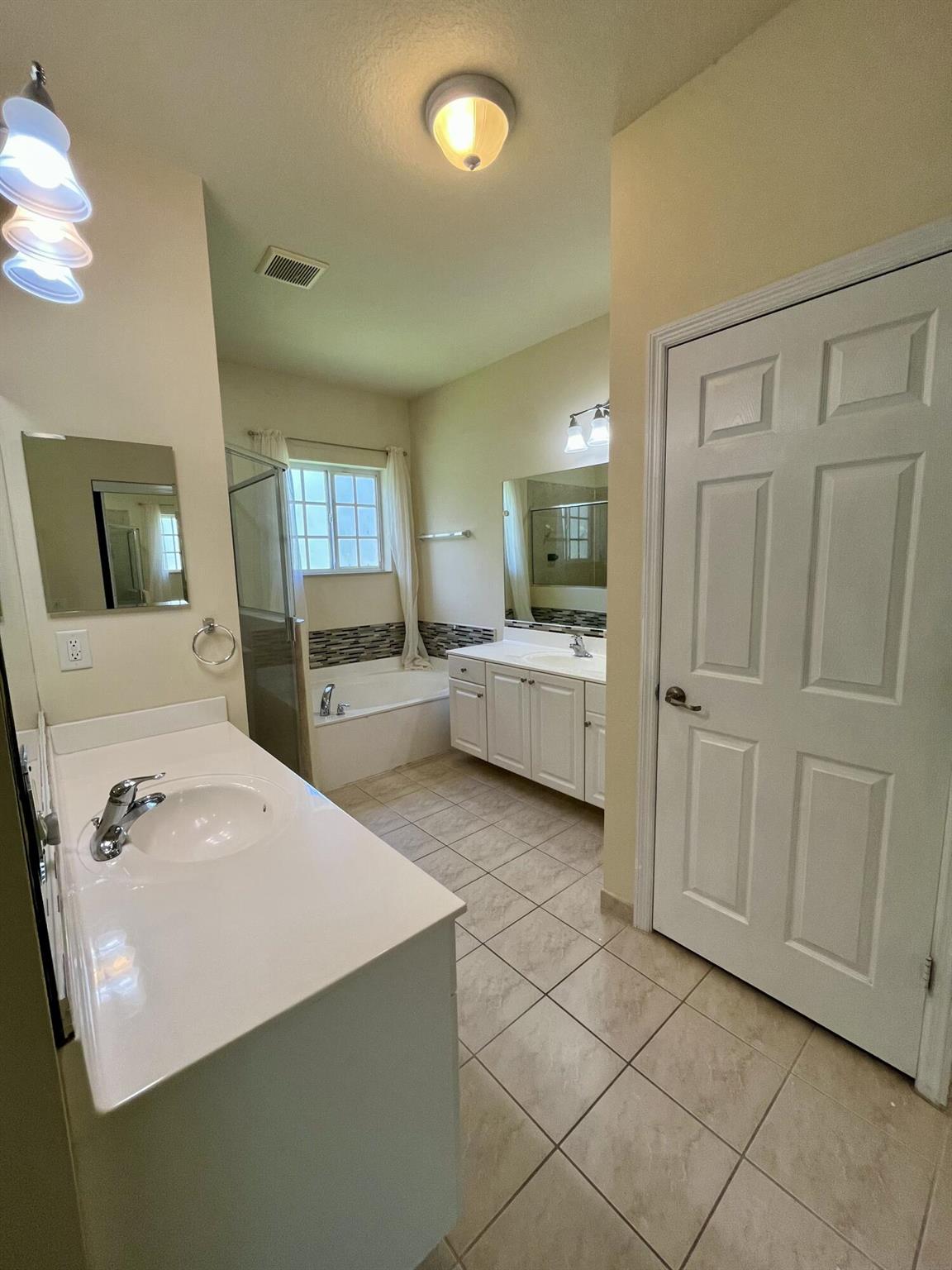 THE ISLES AT OAKLAND - Residential Lease