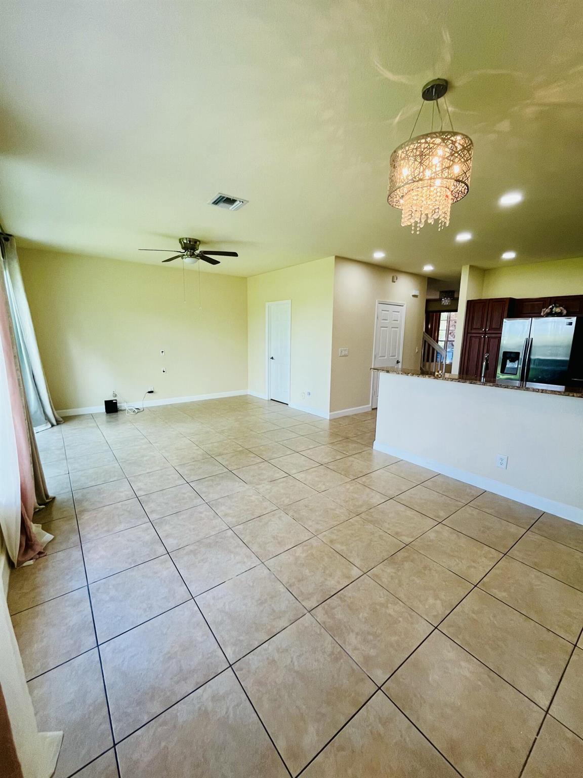 THE ISLES AT OAKLAND - Residential Lease