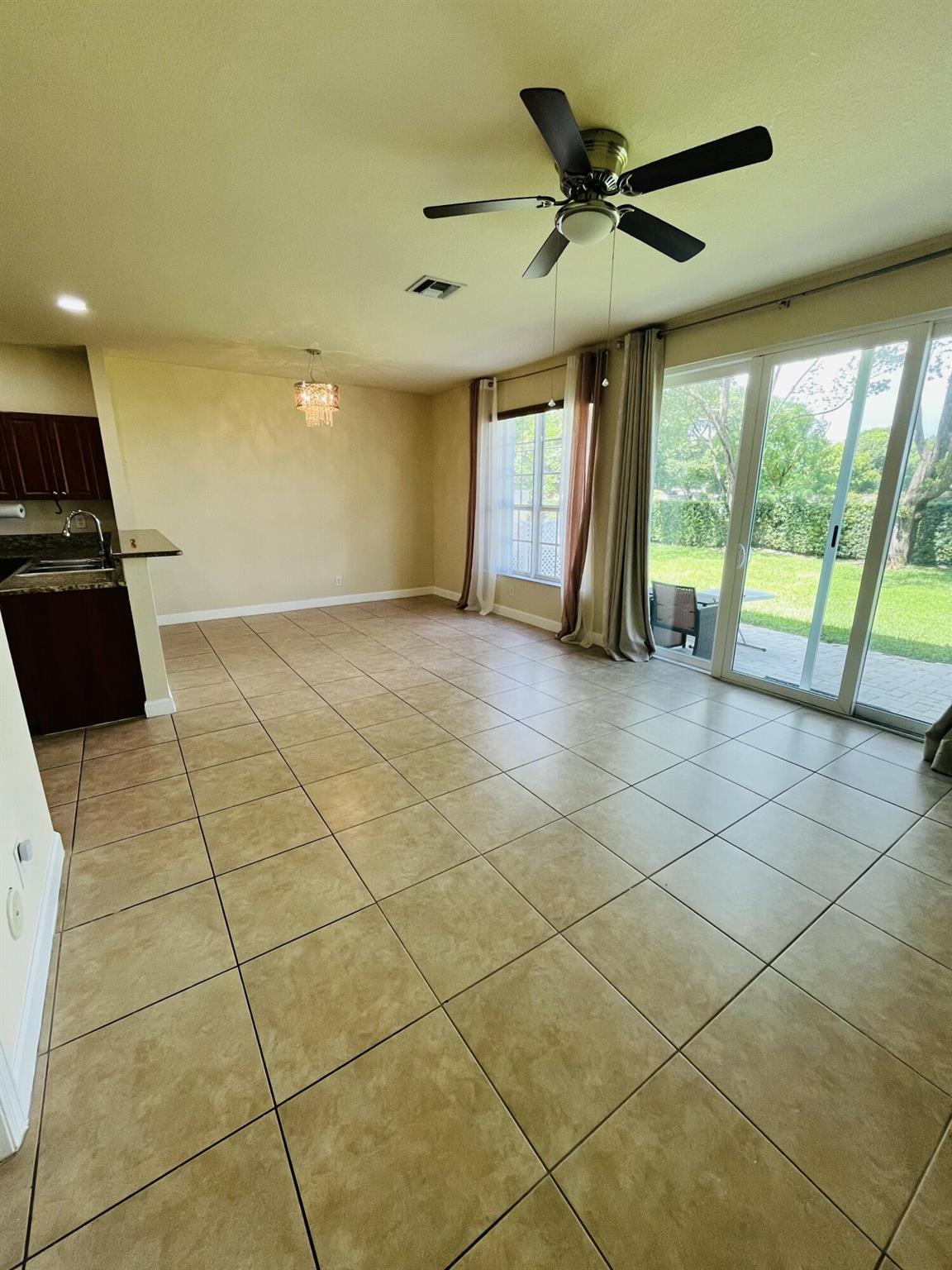 THE ISLES AT OAKLAND - Residential Lease