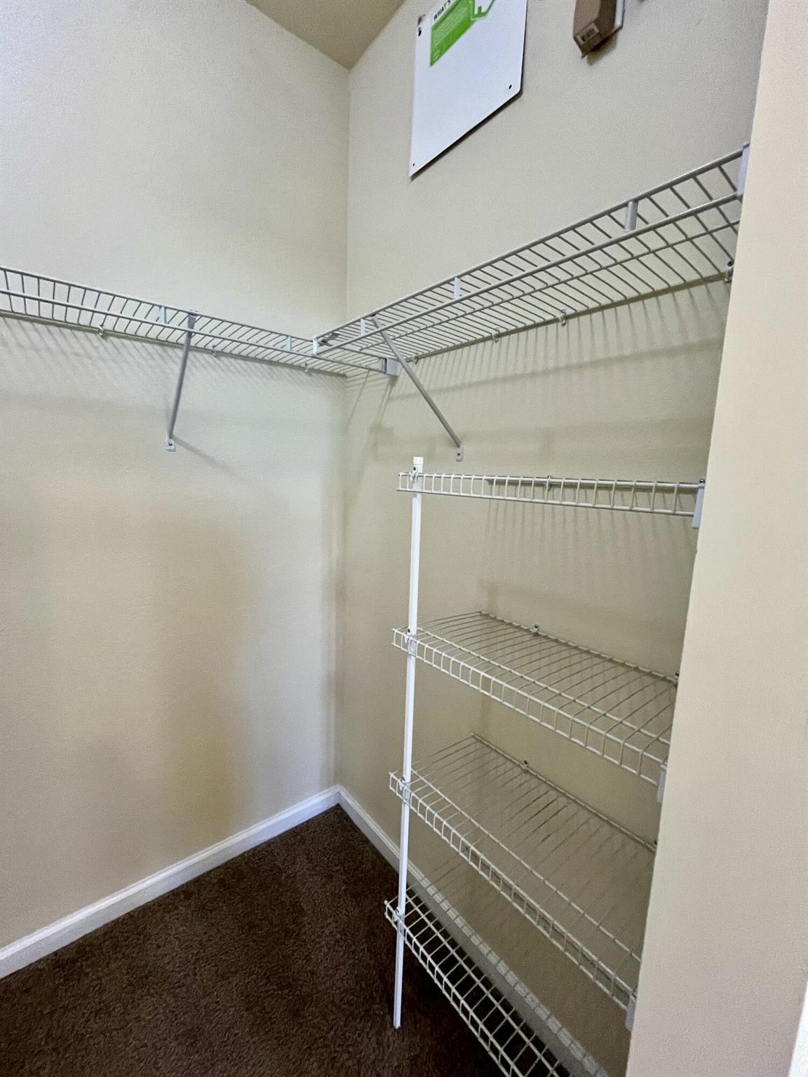 THE ISLES AT OAKLAND - Residential Lease