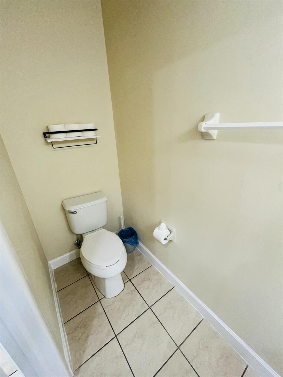 THE ISLES AT OAKLAND - Residential Lease