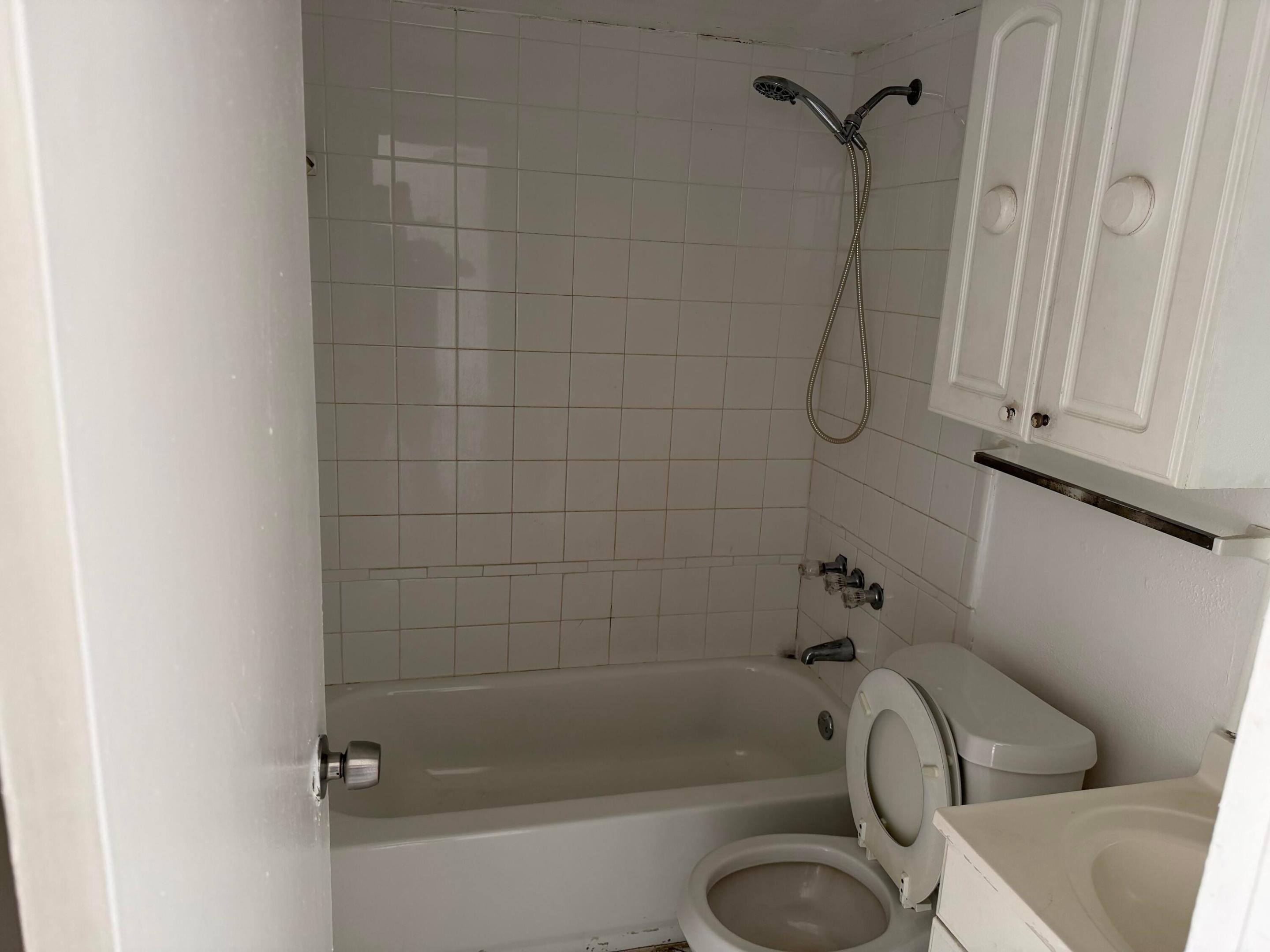 GARDENS AT LAUDERHILL CONDO - Residential