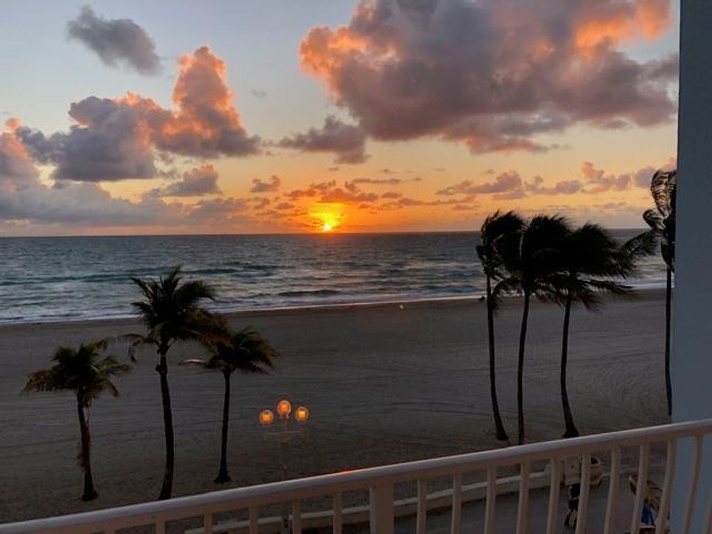 Photo of 300 E Oregon Street E #303, Hollywood, FL 33019 (MLS # B26046581)