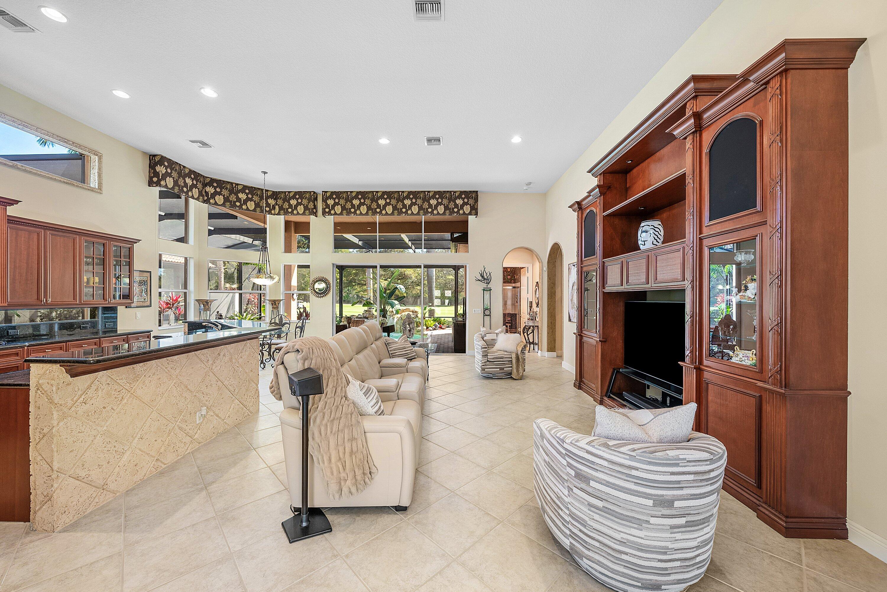 Mizner Country Club - Residential