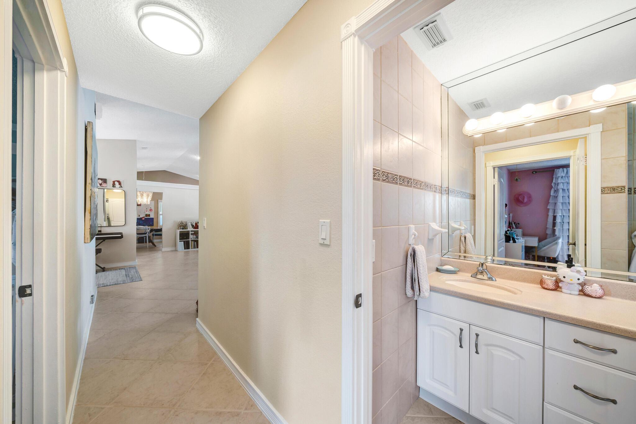 HIDDEN VALLEY SEC 4 - Residential Lease