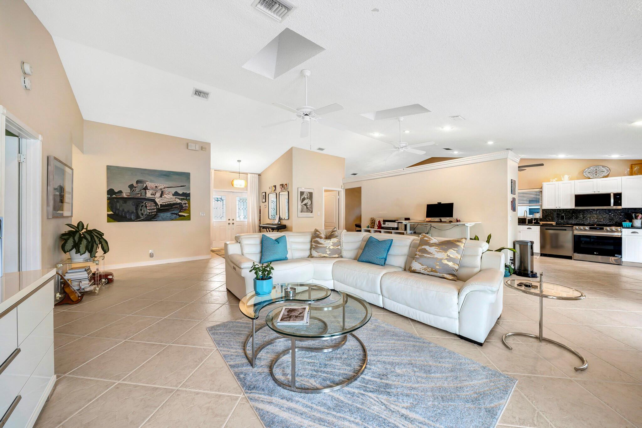 HIDDEN VALLEY SEC 4 - Residential Lease