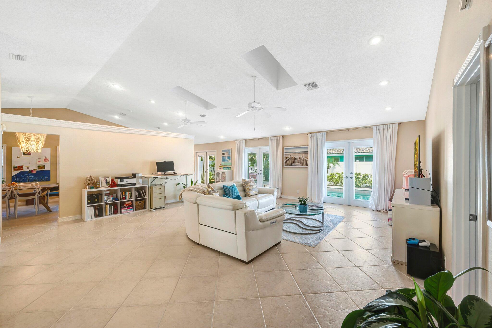 HIDDEN VALLEY SEC 4 - Residential Lease