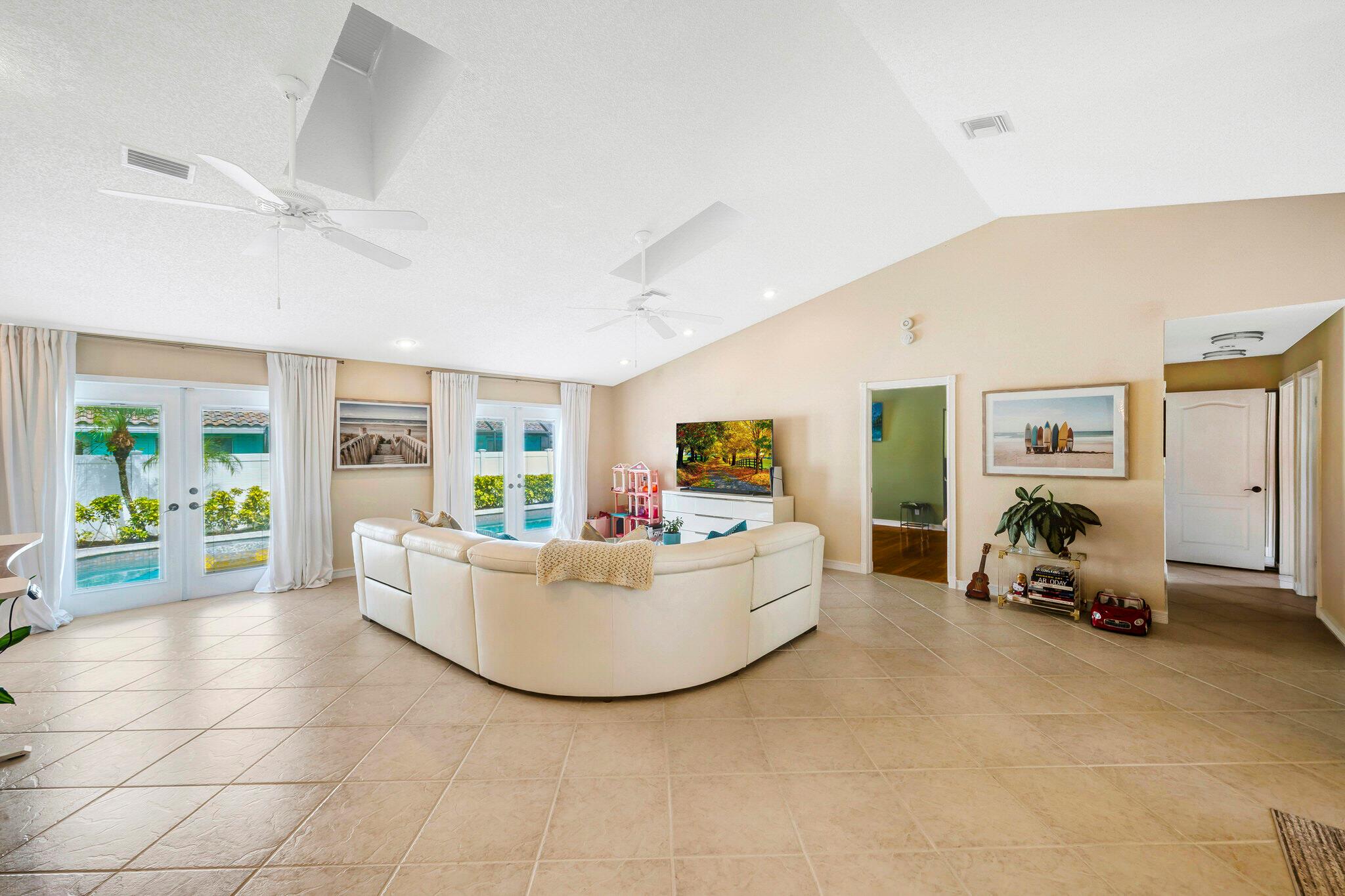 HIDDEN VALLEY SEC 4 - Residential Lease