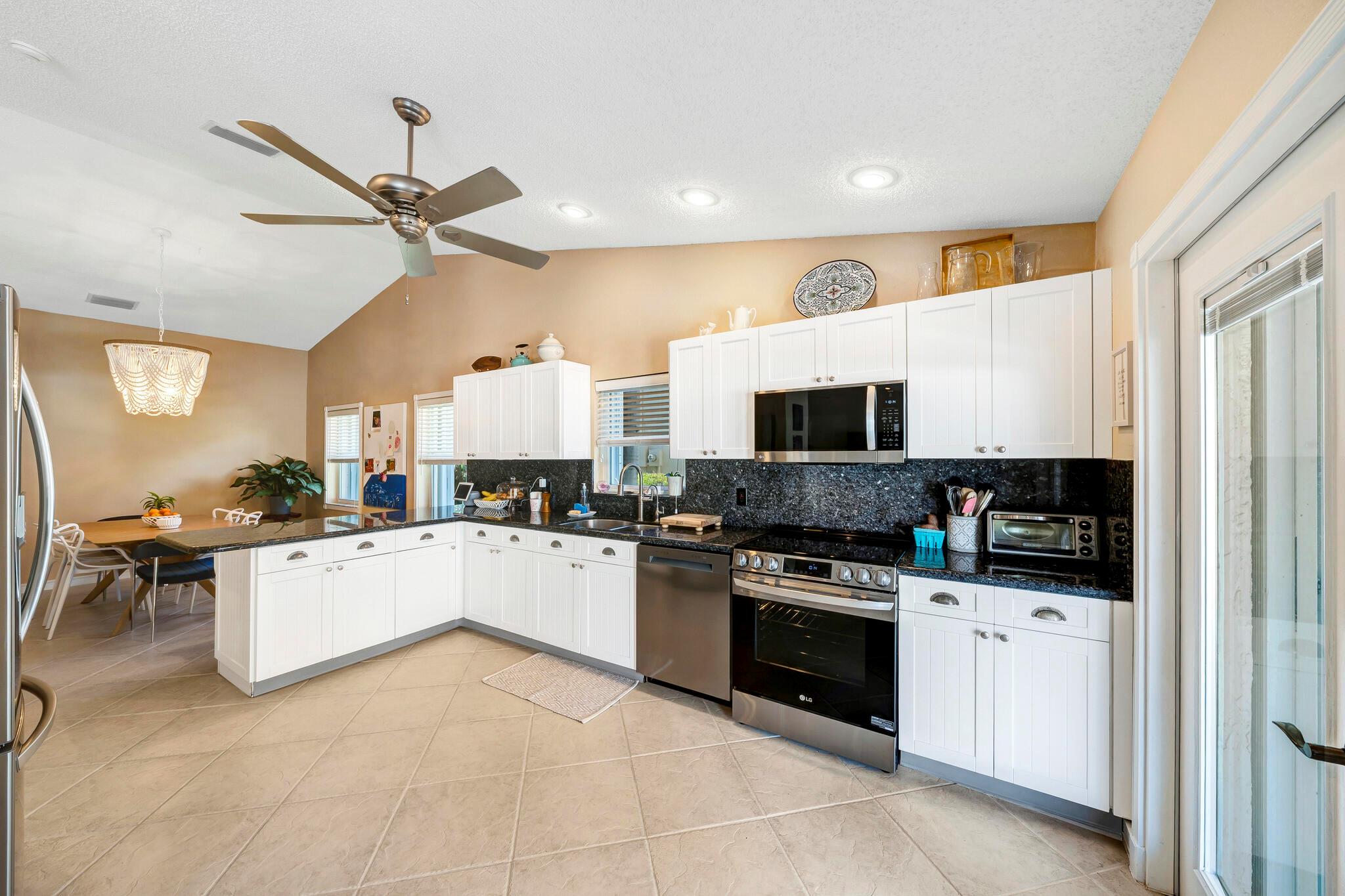 HIDDEN VALLEY SEC 4 - Residential Lease