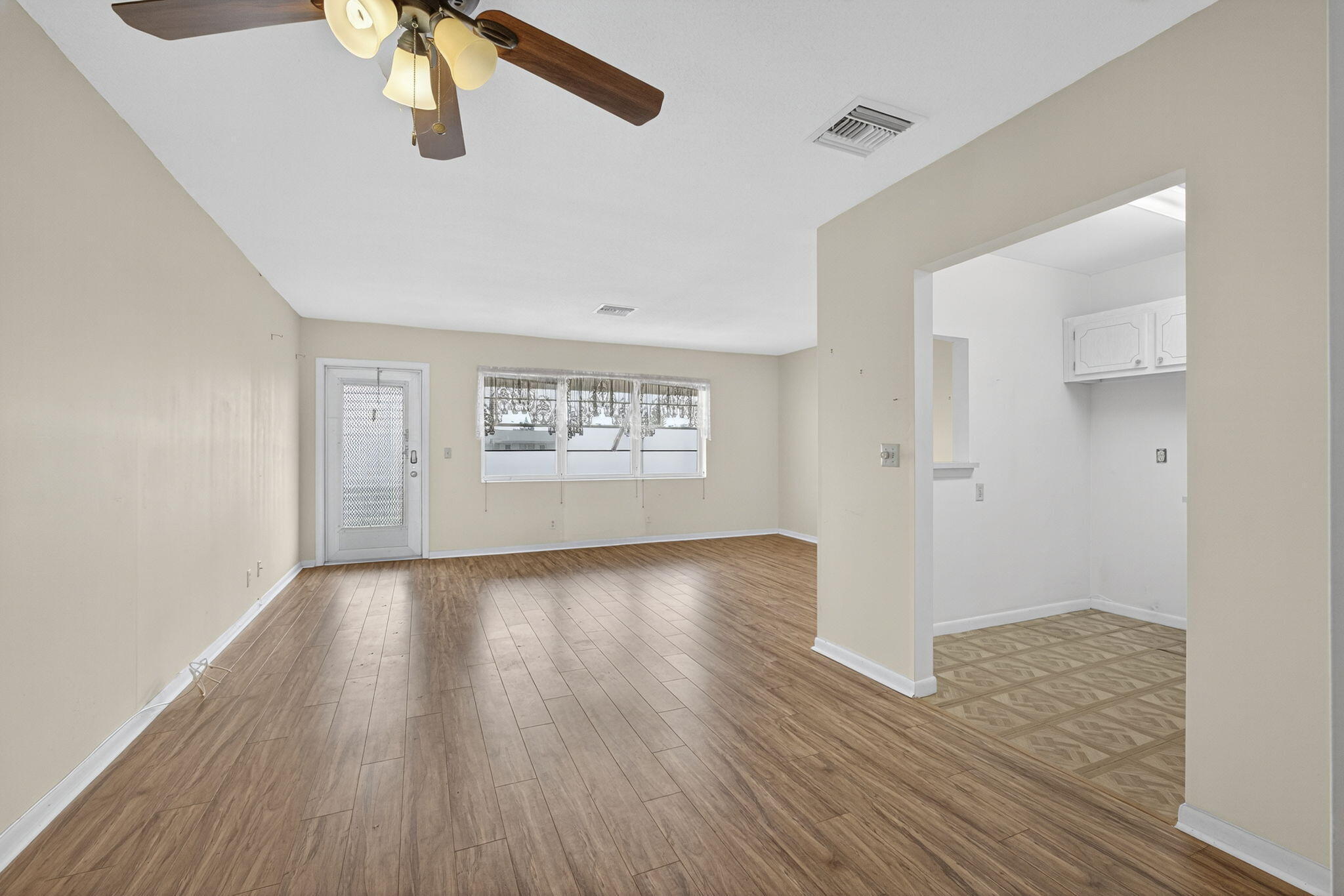 View photos, virtual tours, details... 159 EASTHAMPTON G