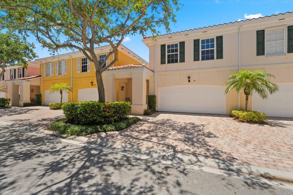 Photo of 70 Tall Oaks Circle, Tequesta, FL 33469 (MLS # R10992957)