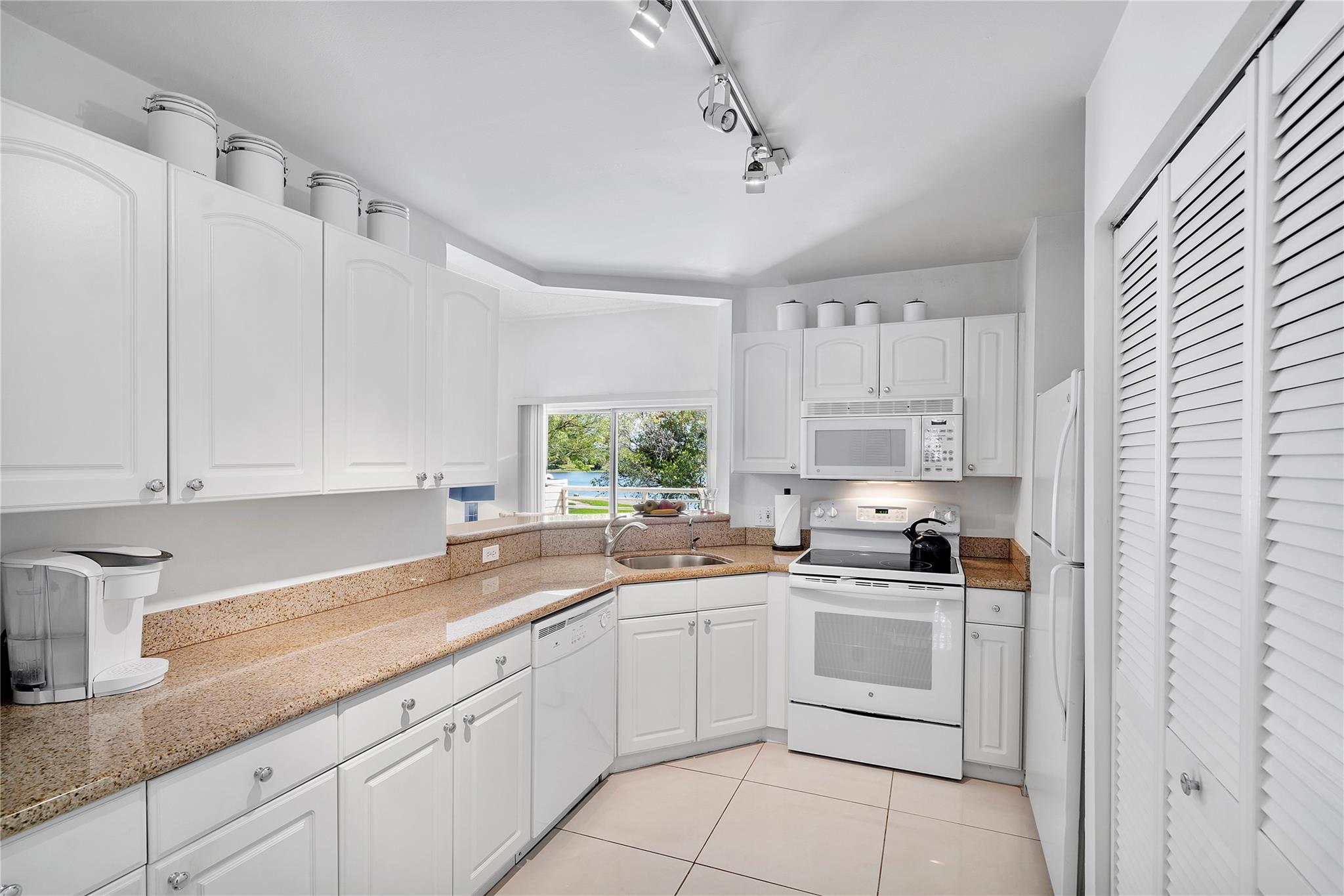 Summer lake - Residential Lease