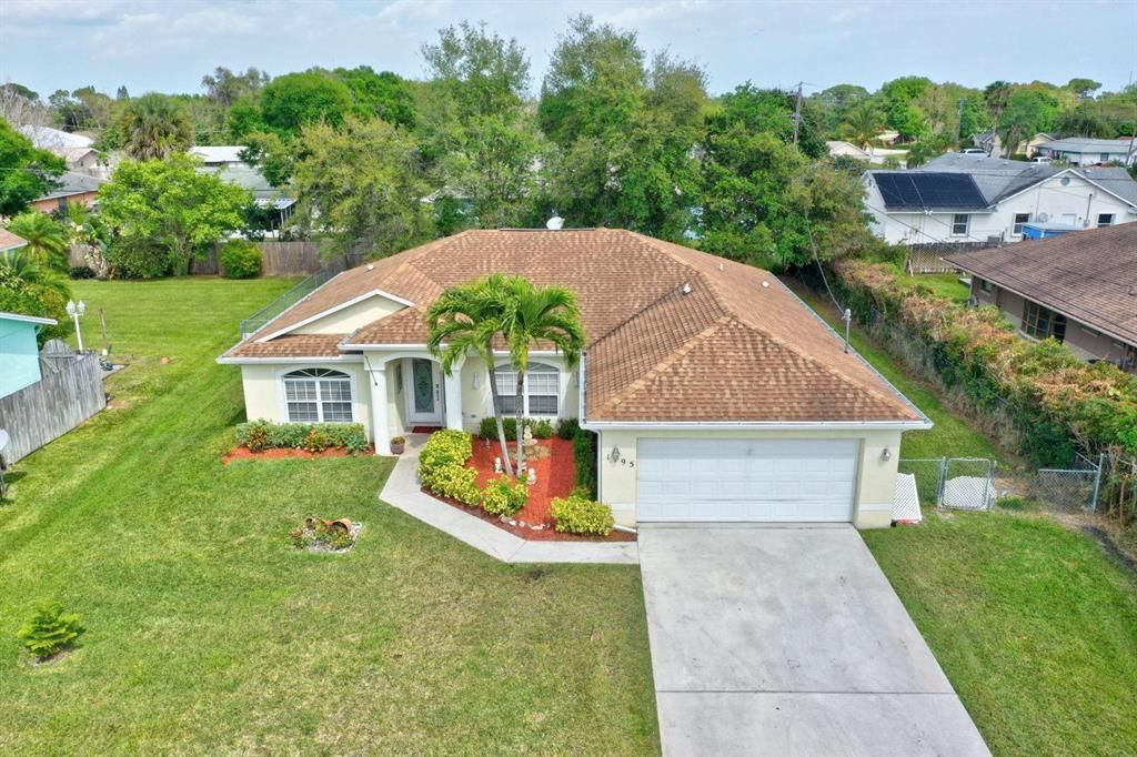 Photo of 1195 SE Clifton Lane, Port Saint Lucie, FL 34983 (MLS # R10775920)