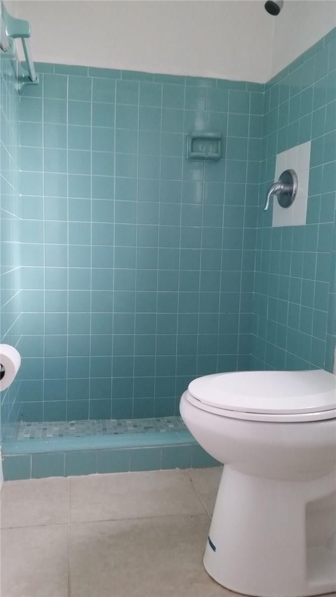 SUNRISE GOLF VILLAGE - Residential Lease