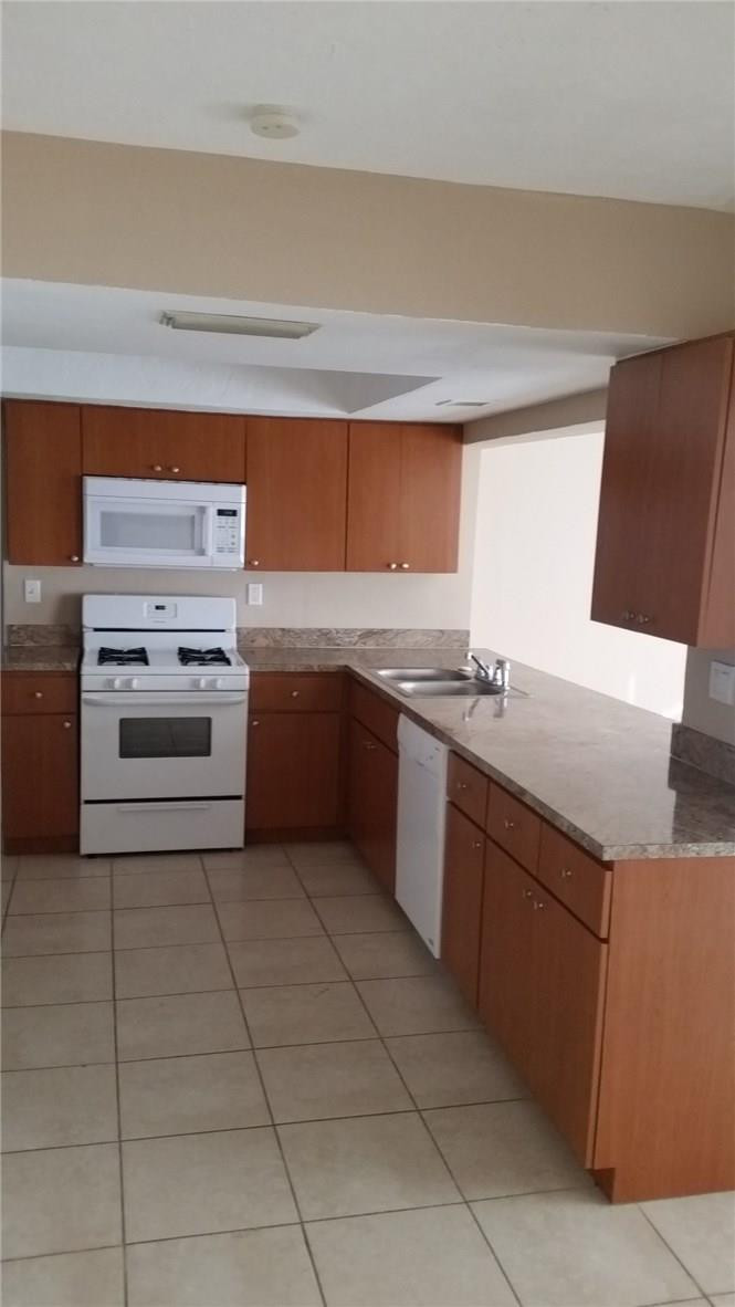 SUNRISE GOLF VILLAGE - Residential Lease